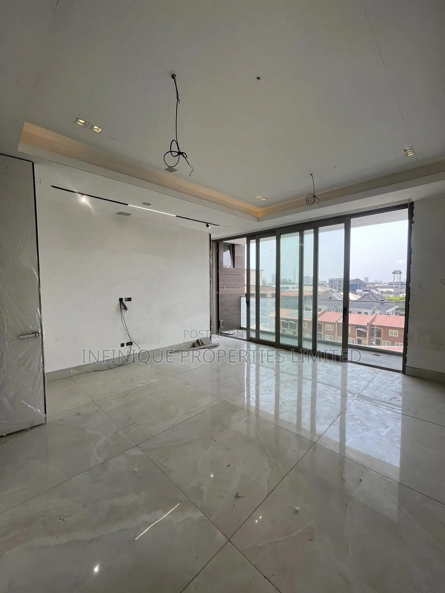 4bdrm Maisonette in Lekki Phase 1 for sale