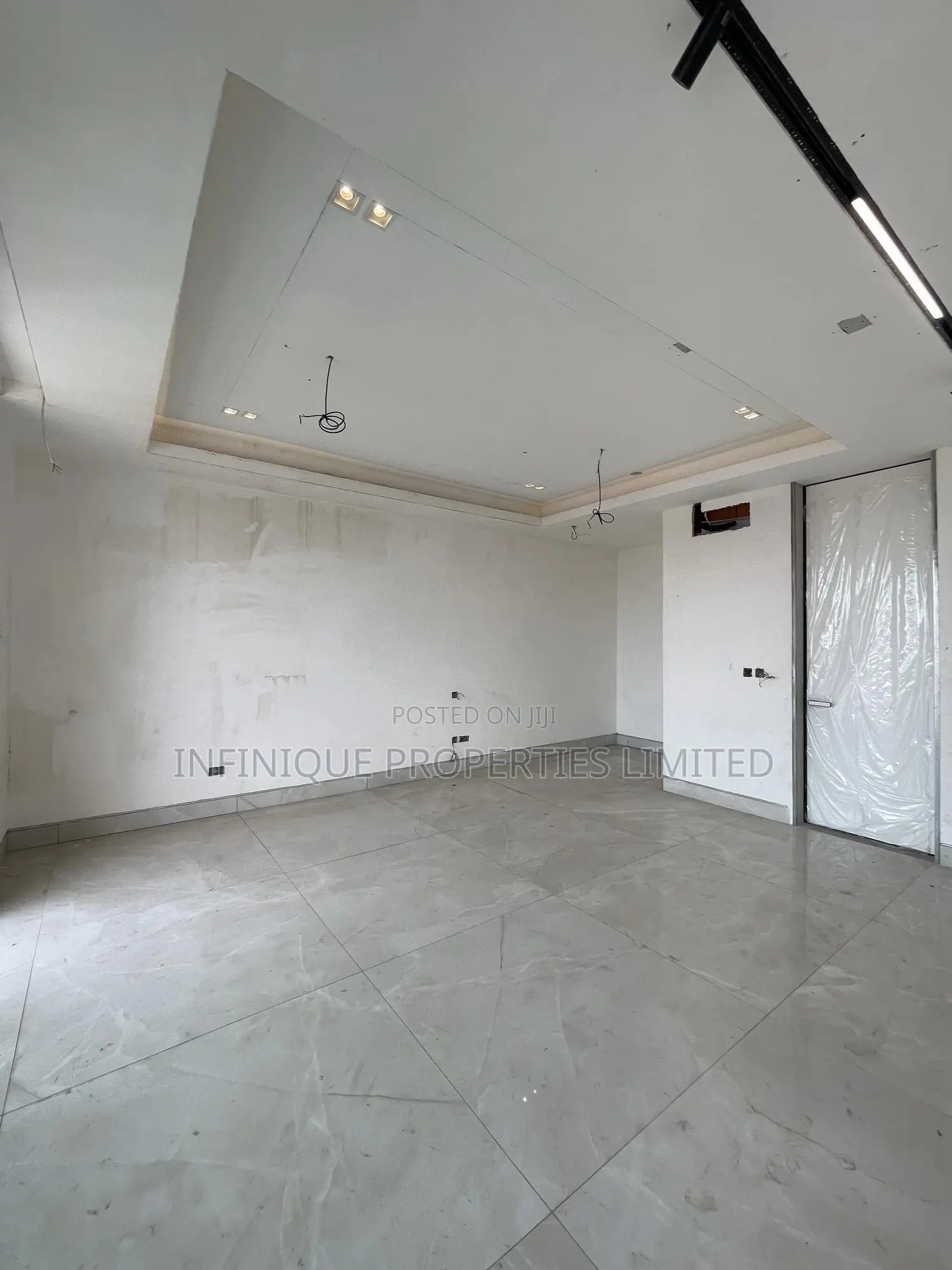 4bdrm Maisonette in Lekki Phase 1 for sale