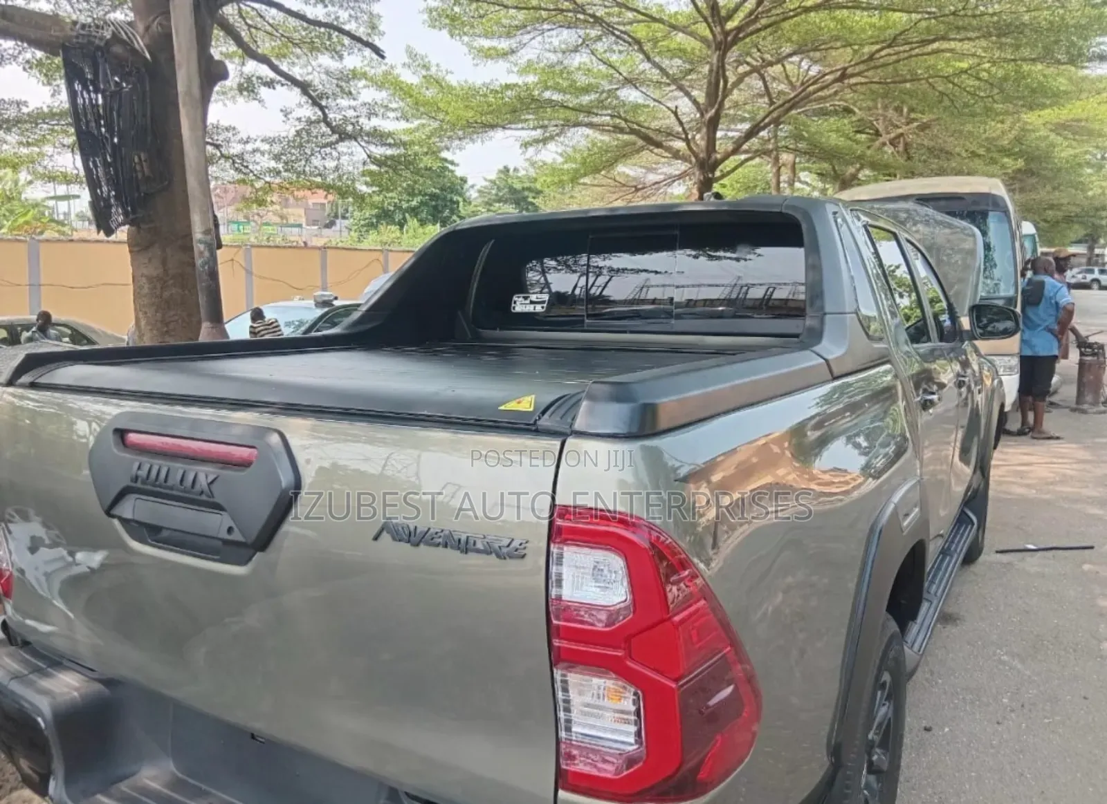 Automatic Roller and TRD Spoiler Hilux