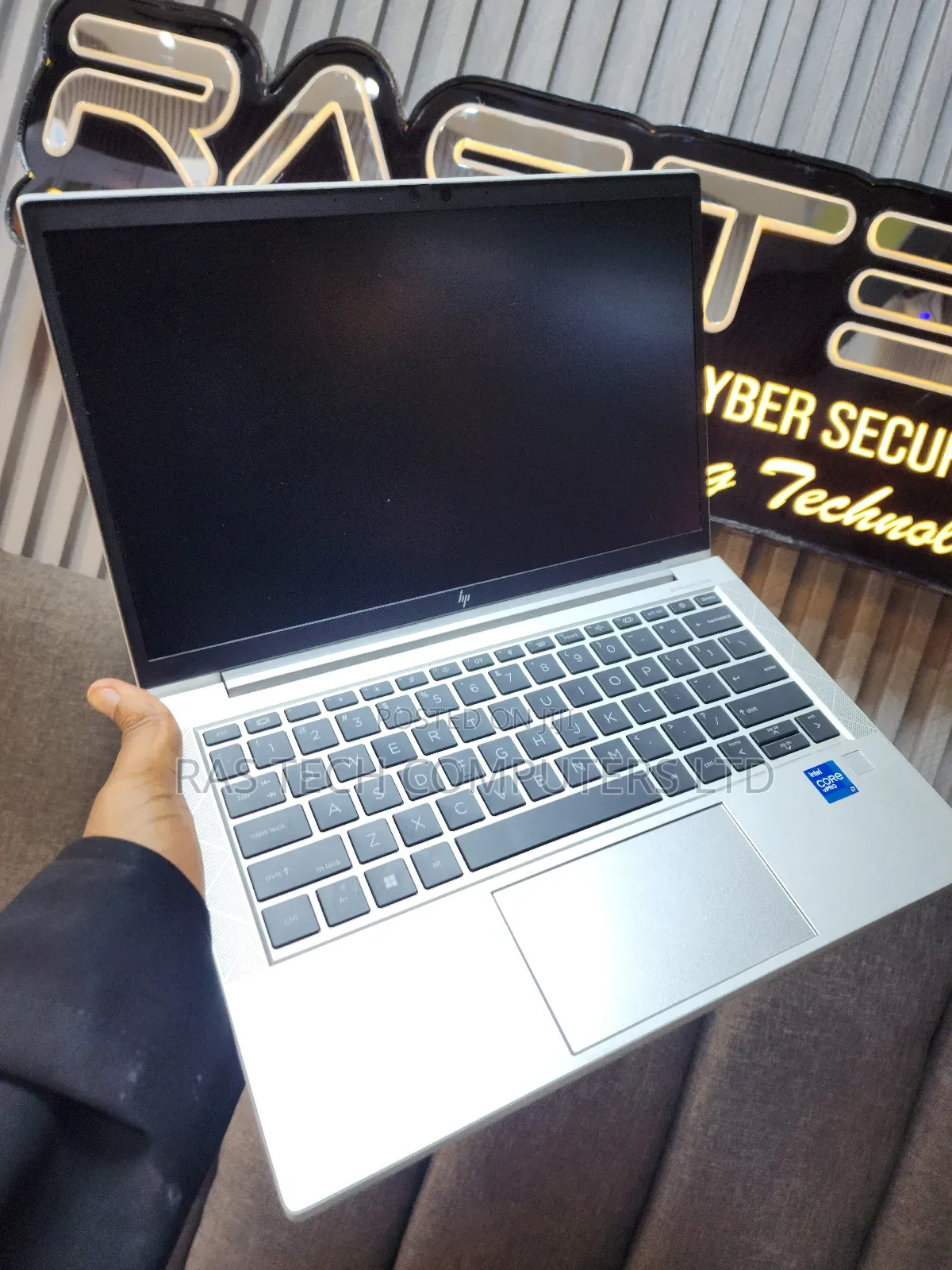 Laptop HP EliteBook 830 G8 16GB Intel Core i7 SSD 512GB