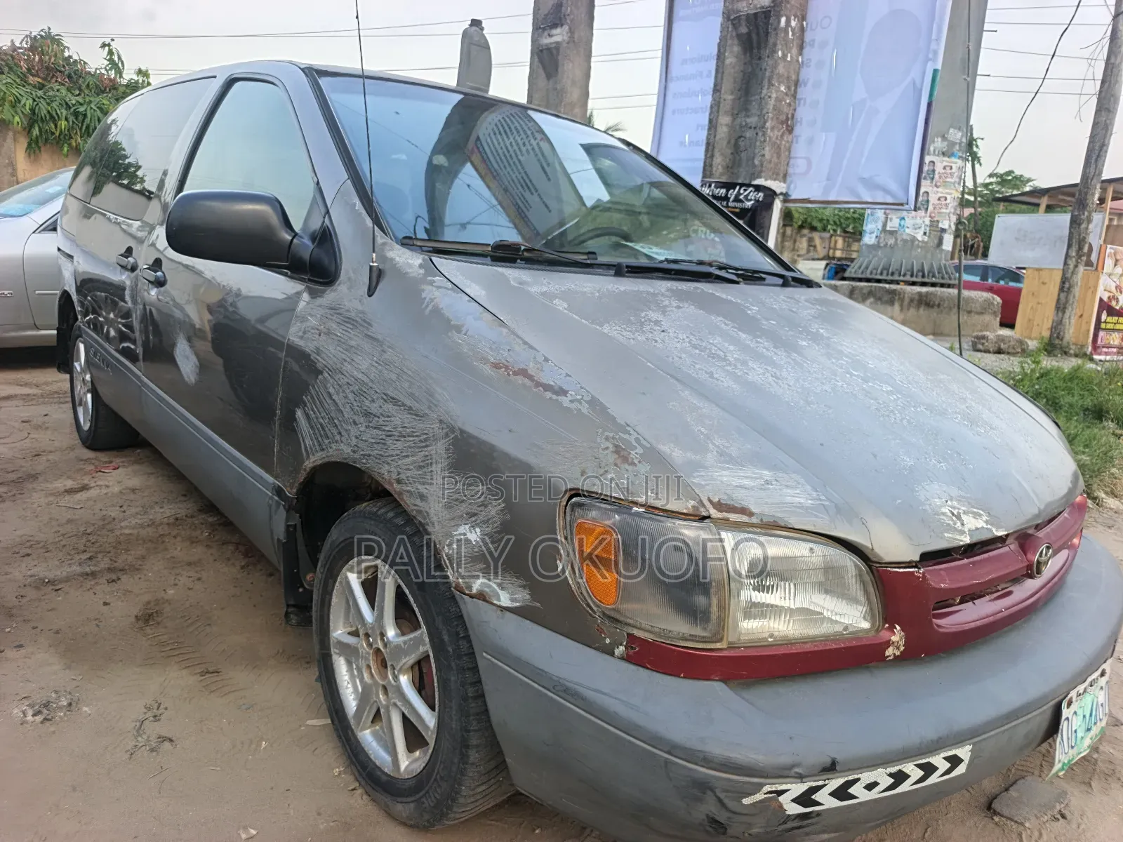 Toyota Sienna 2000 Gray