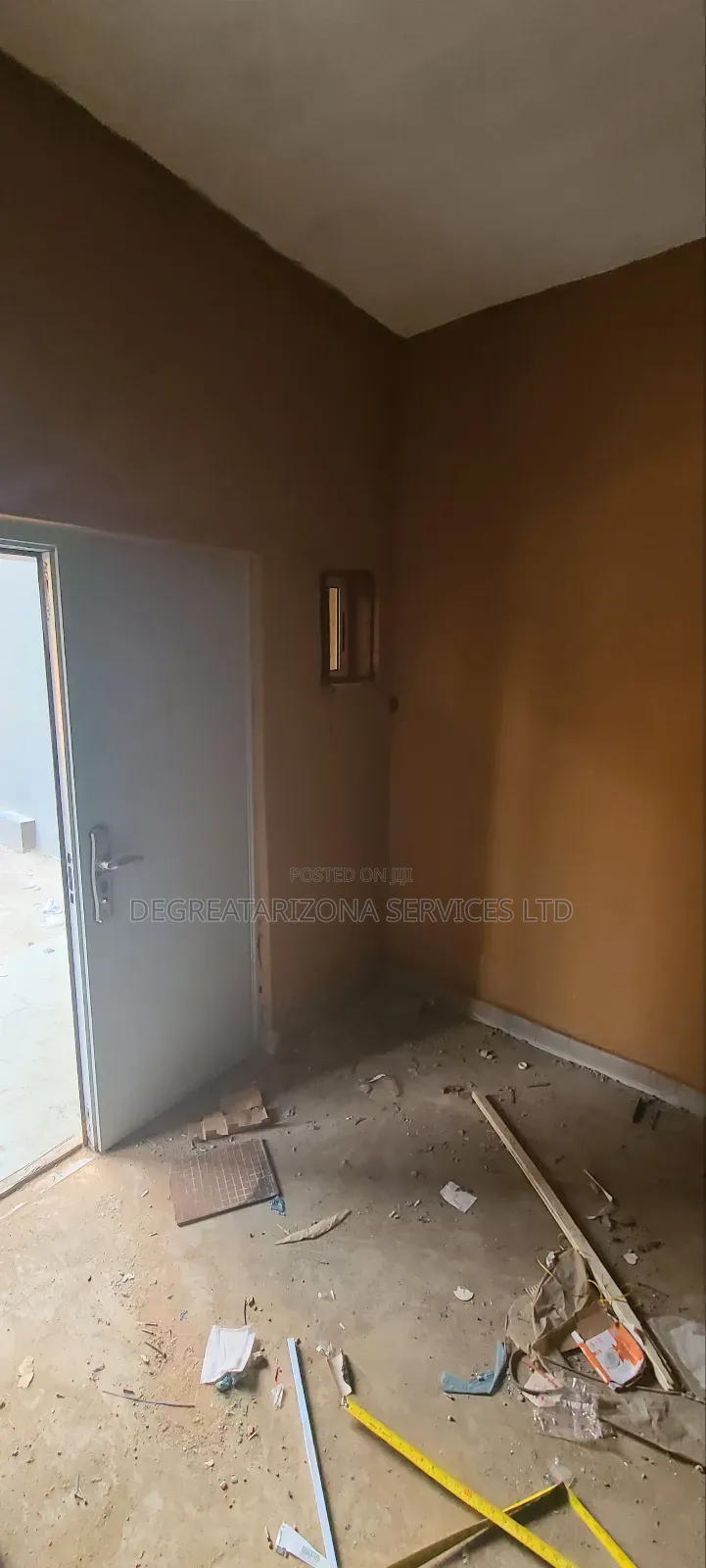 Shop for Rent in a Plaza