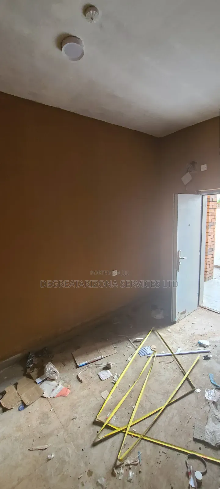 Shop for Rent in a Plaza