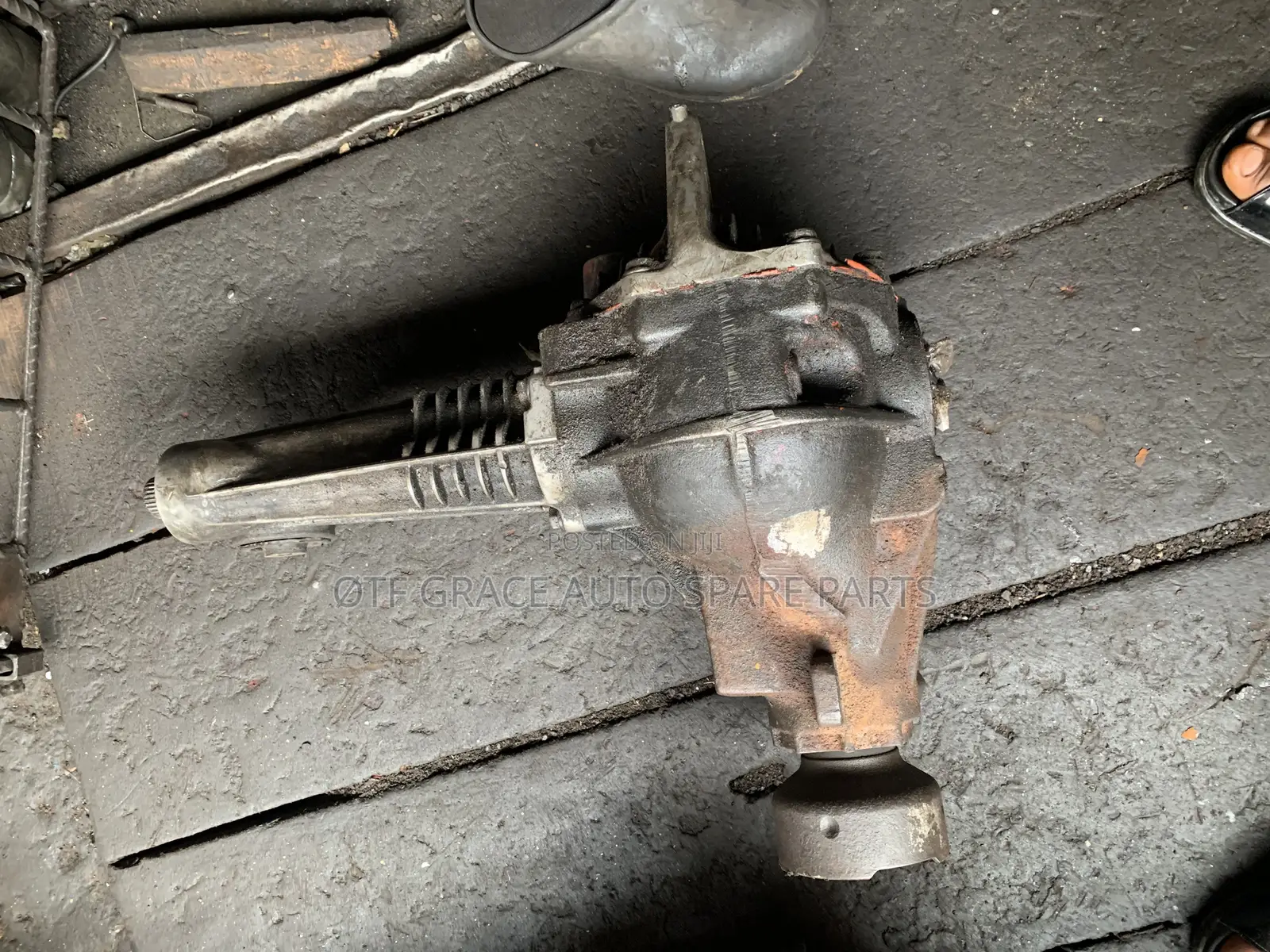Front Axle Jeep Commander