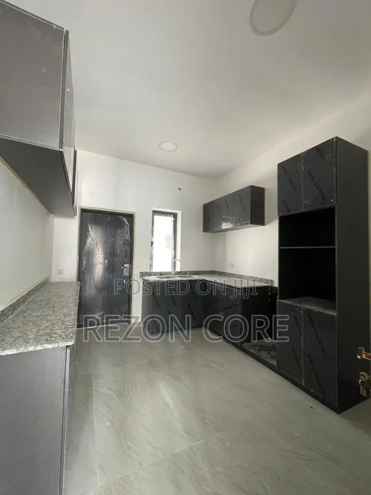 4bdrm Duplex in Lekki Phase 1 for sale