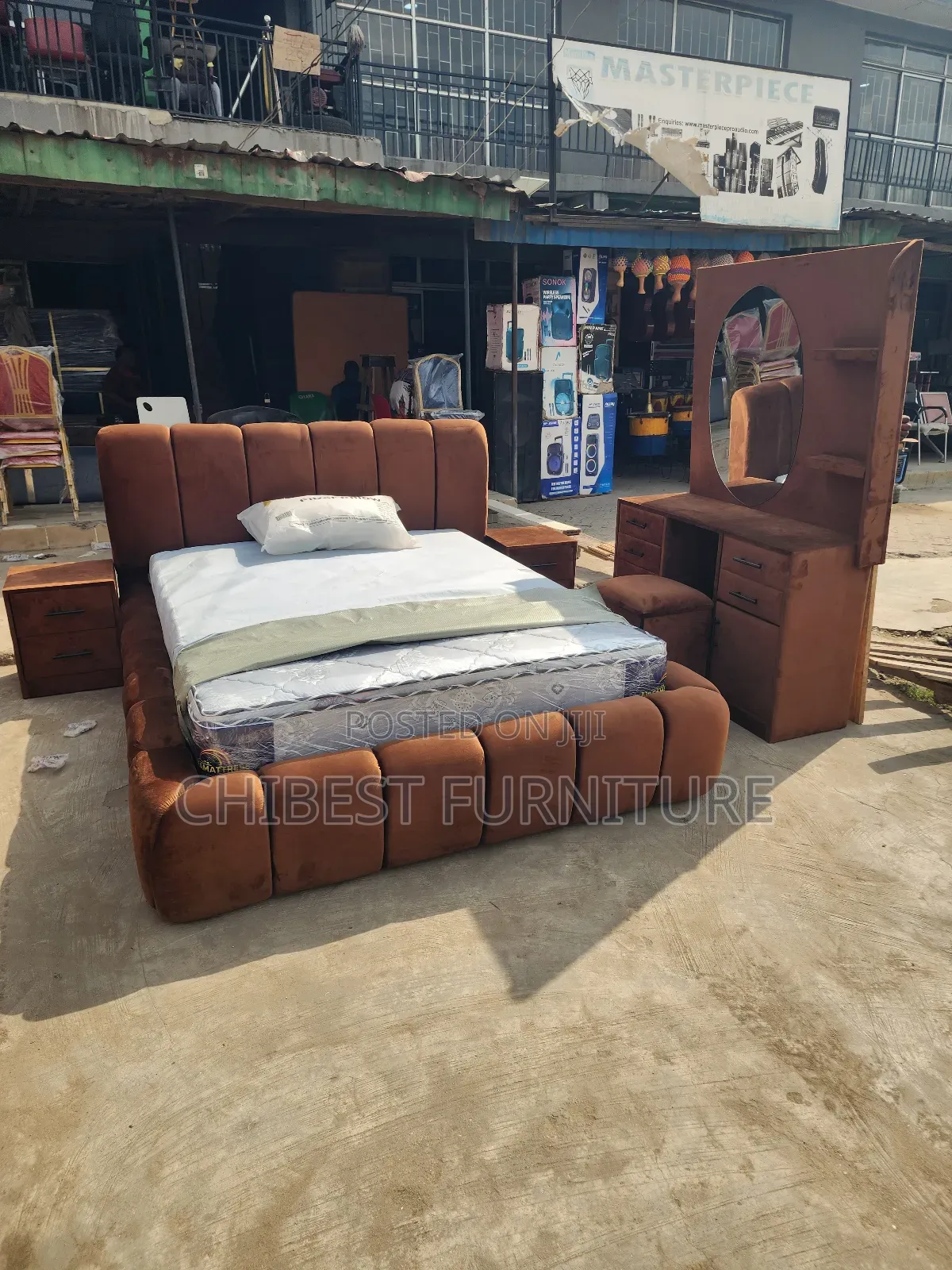5by6 Bubble Bed Stand With Dresser And Side Cupboards