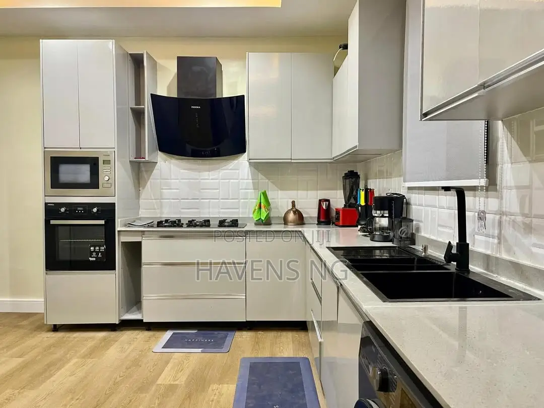 Luxury 3 Bedroom Maisonette With Private Cinema