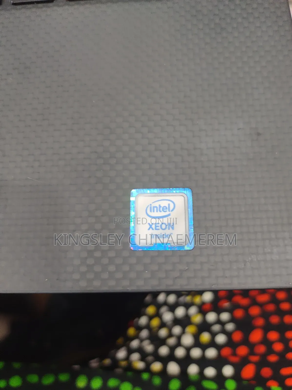 Laptop Dell Precision 15 5520 8GB Intel Xeon SSD 256GB