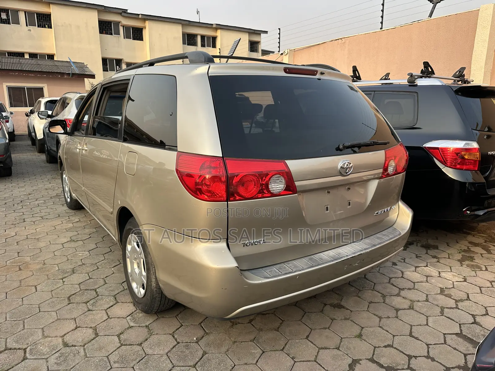 Toyota Sienna LE 2008 Gold