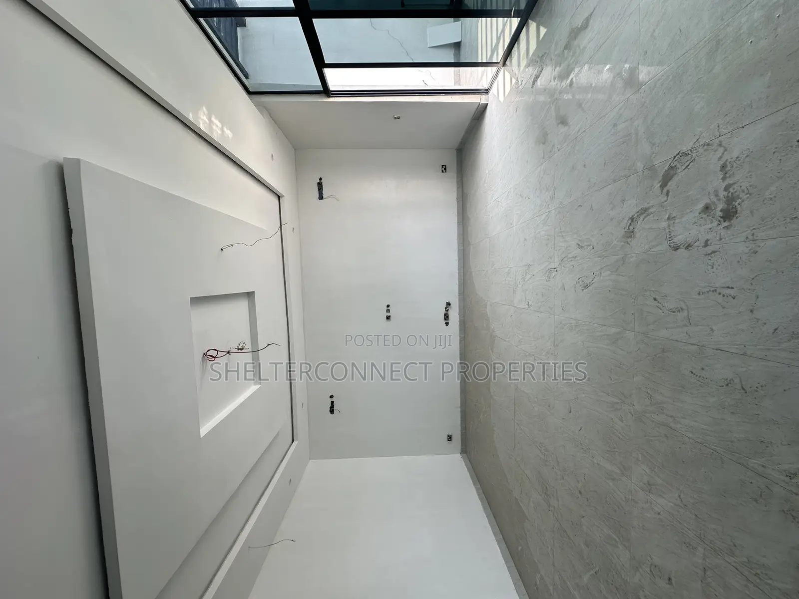 2bdrm Penthouse in Ikate for sale