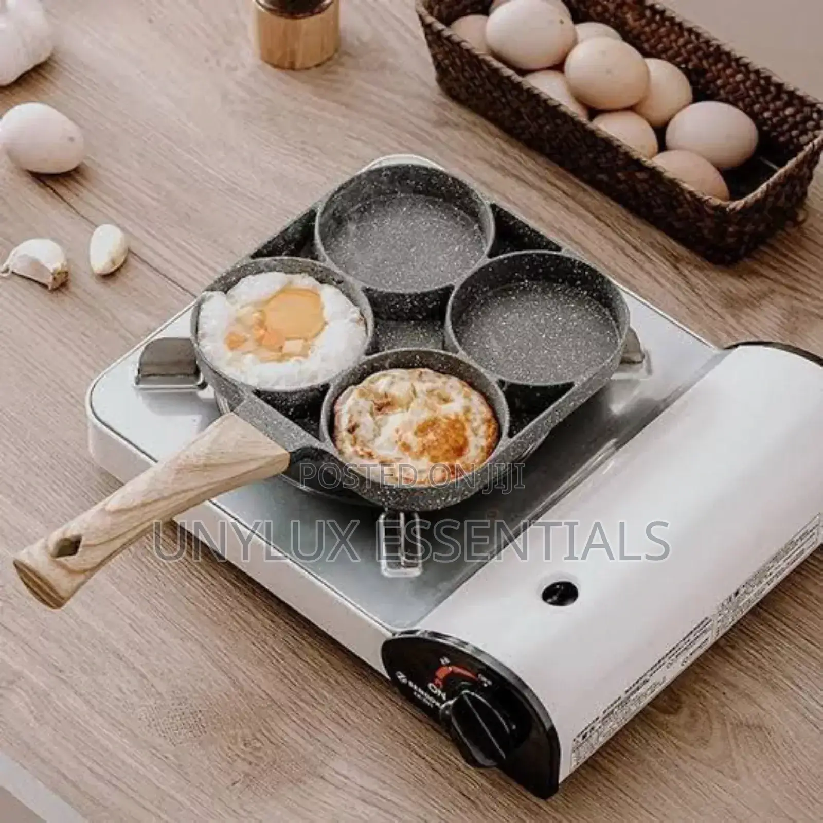 4 Holes Non-Stick Fry Pan