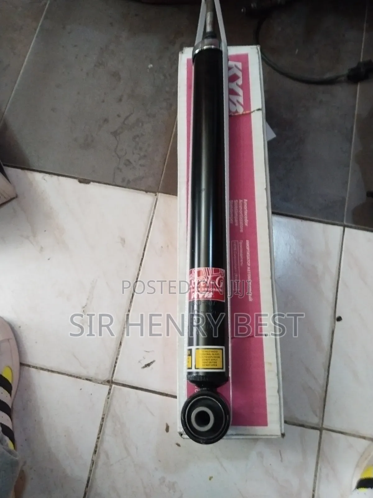 Rear Shocks Absorbers Kyb Without Sensor.Gs 350.2014/2020