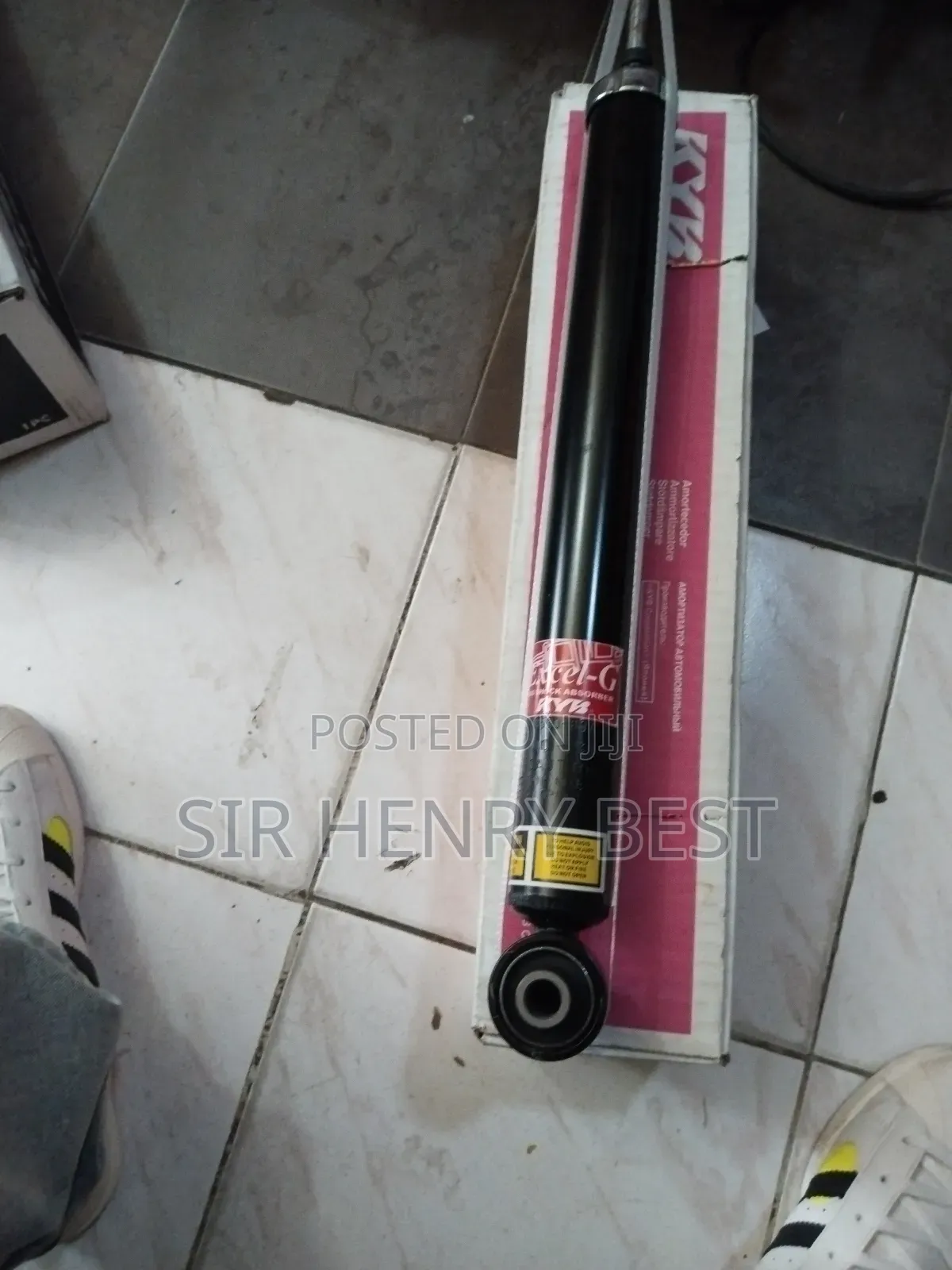 Rear Shocks Absorbers Kyb Without Sensor.Gs 350.2014/2020
