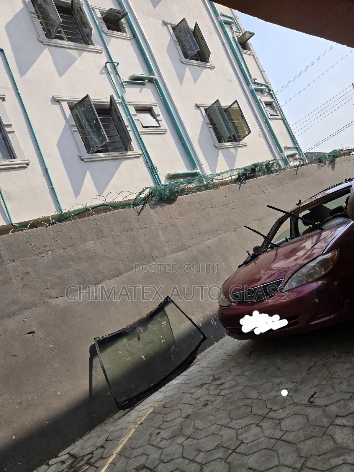 Toyota Camry 2.4 Windscreen Glass Available
