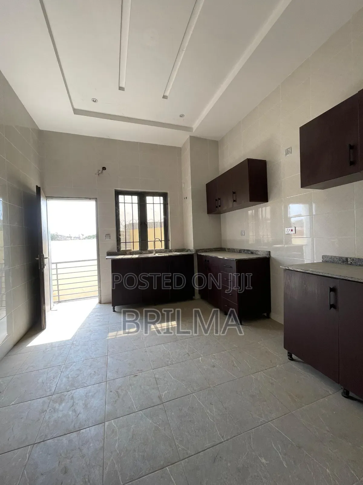 4bdrm Duplex in Life Camp for sale