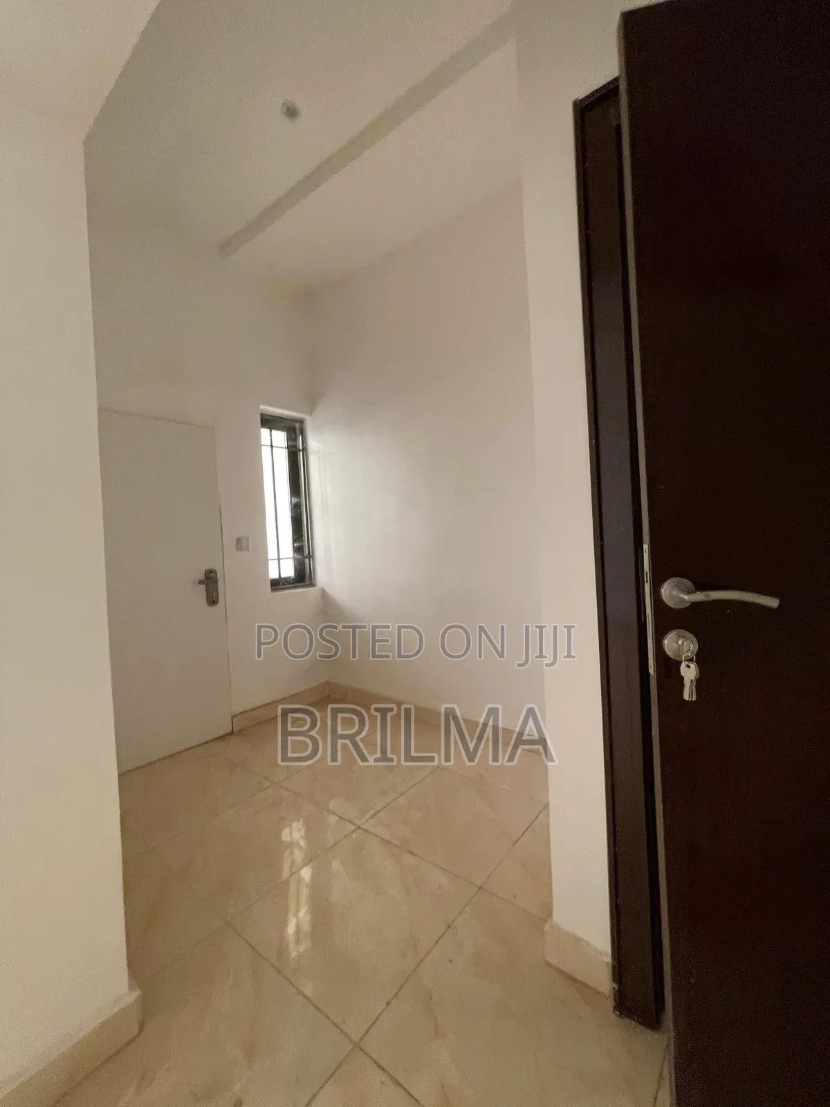 4bdrm Duplex in Life Camp for sale