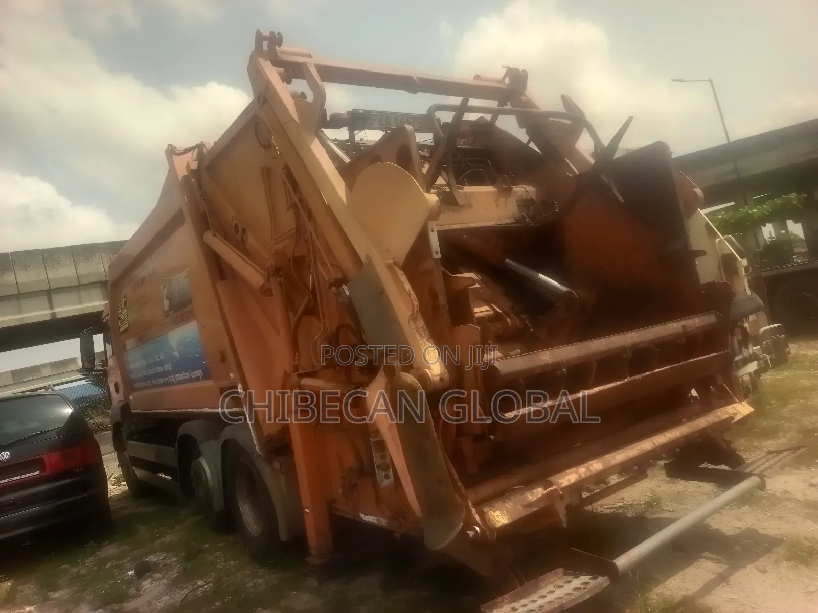 Man Diesel Garbage Compactor Truck (Foreign Used) 8 Tyres