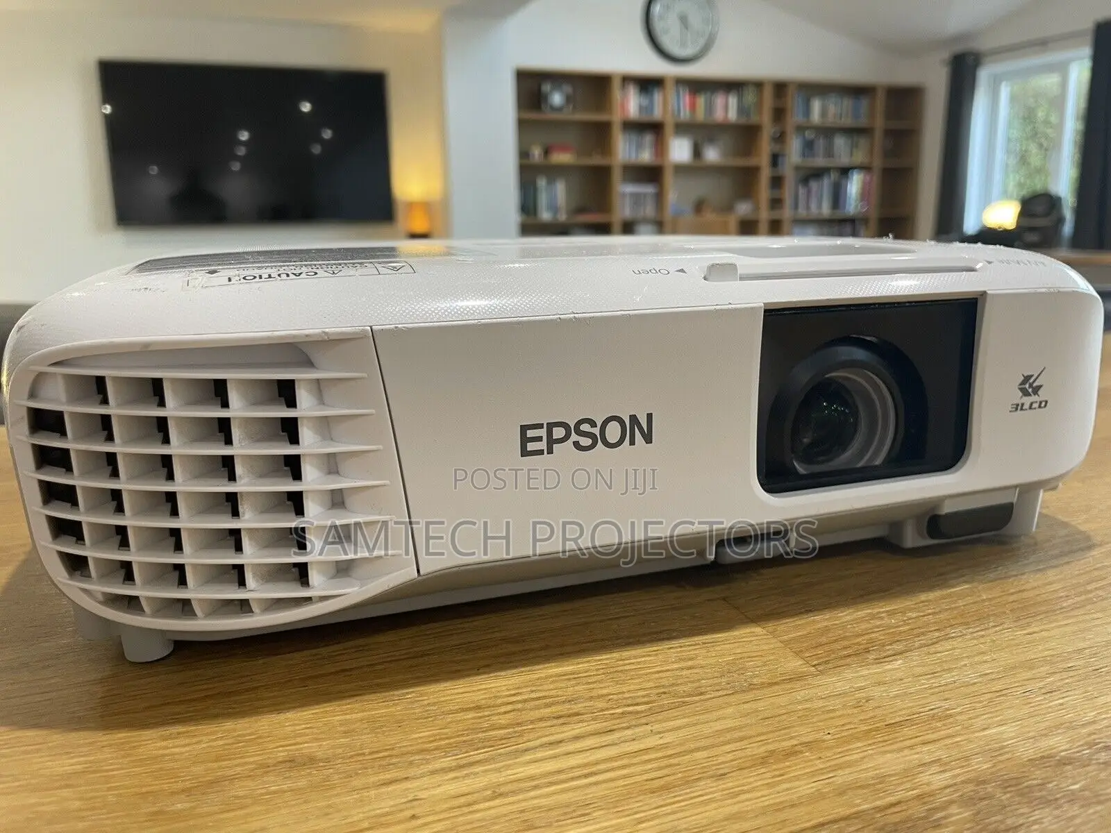 Brand New Epson 4000 Lumens, In Lagos Island, Abuja, Warri, Ibadan, Ph