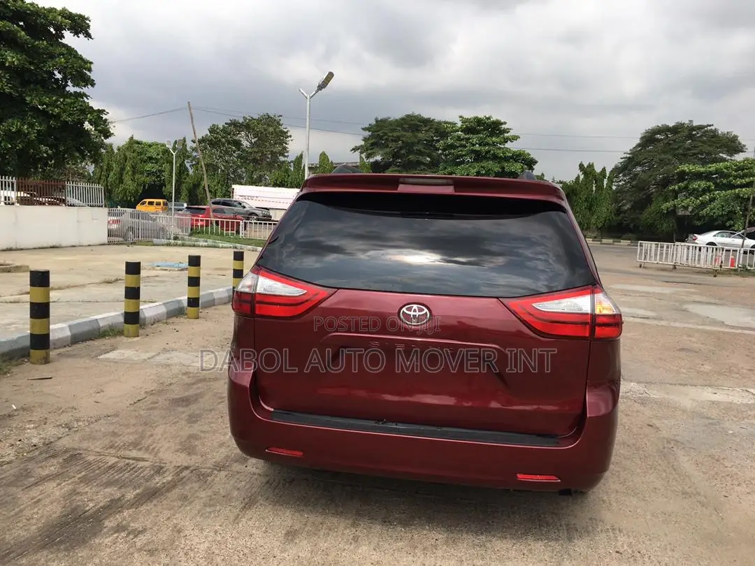 Toyota Sienna 2015 Red