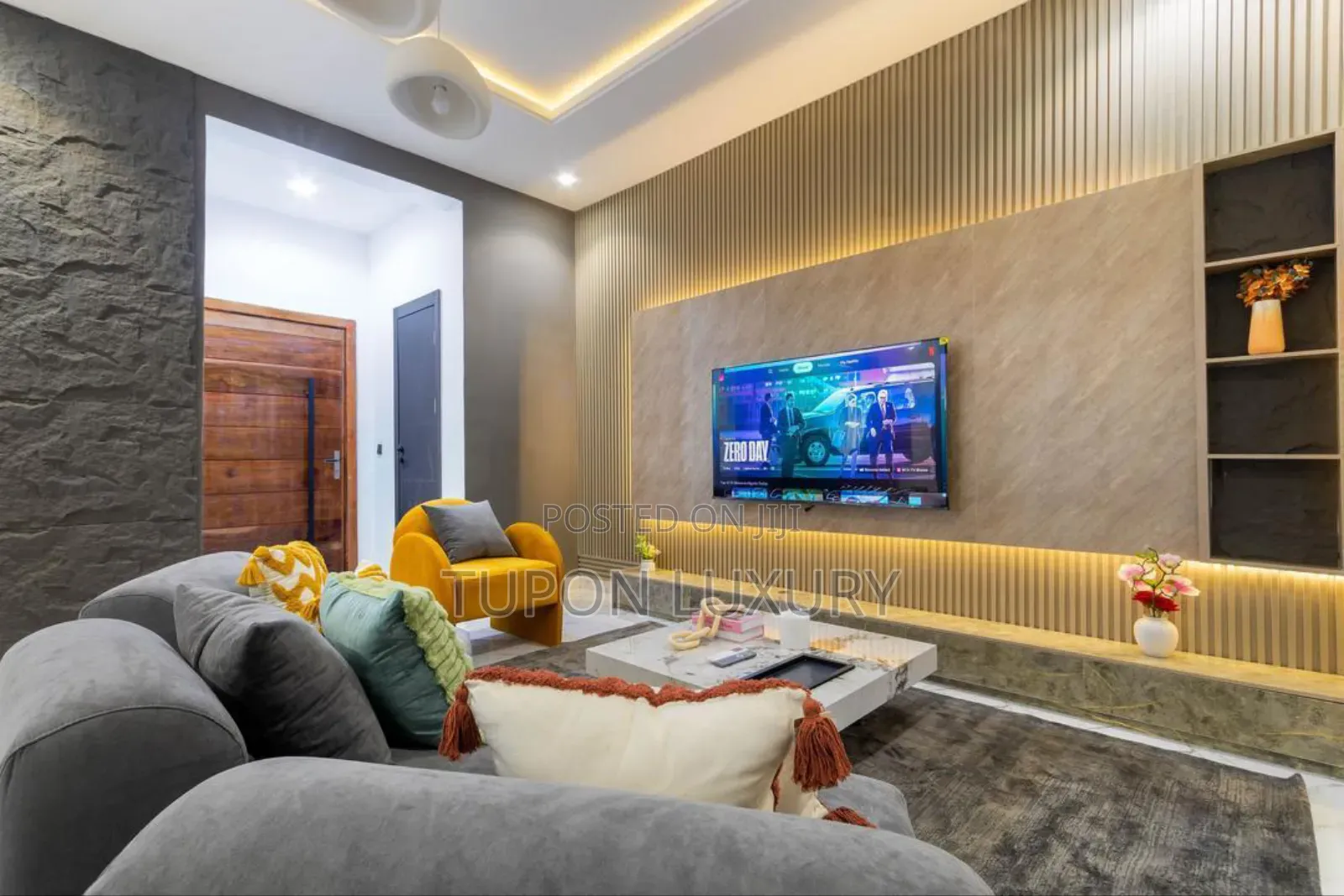 Luxury 2bedroom With Pool, Gym , Ps5 and a Dining Table