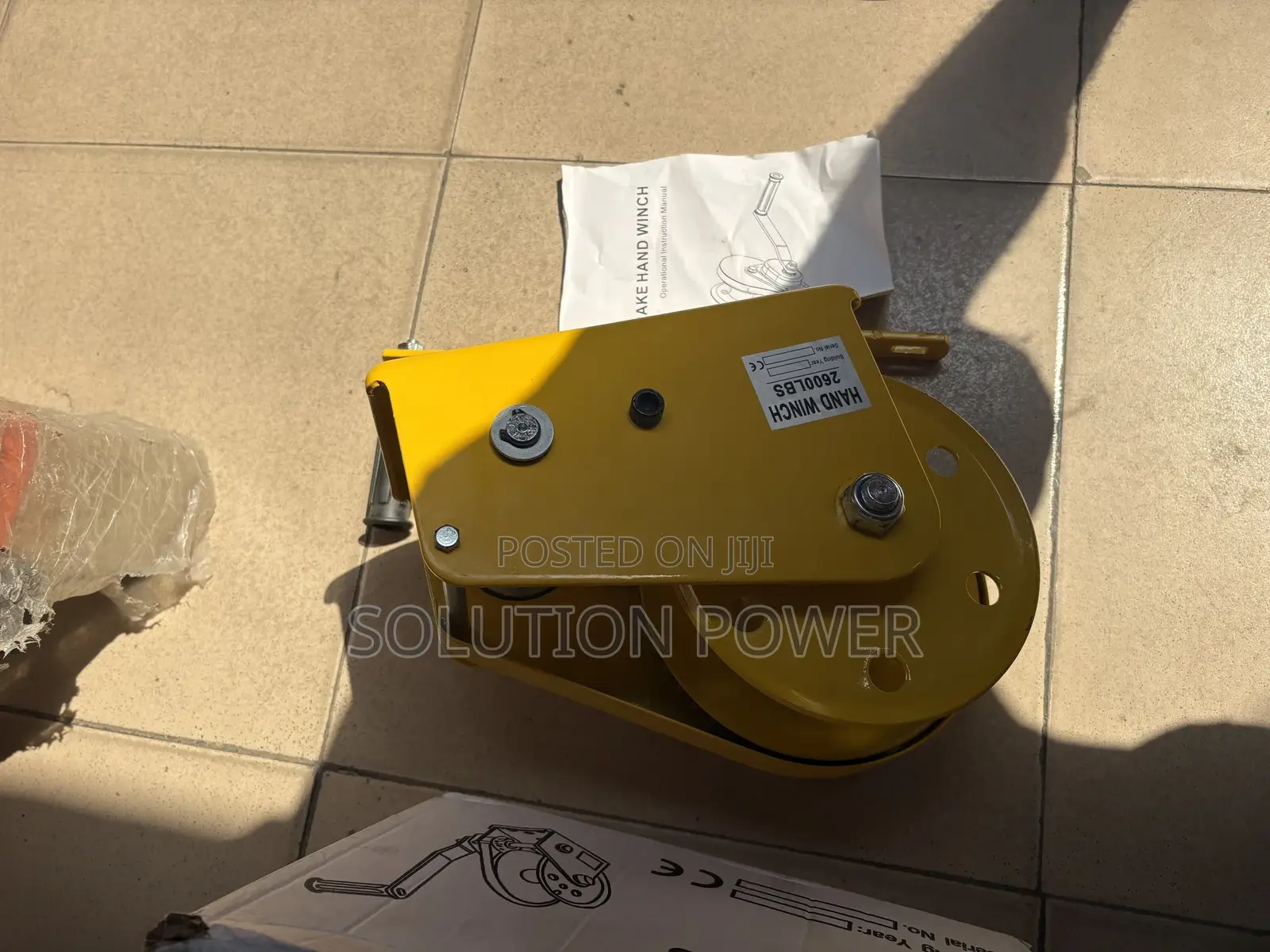 Heavy Duty 2600 LBS Hand Winch