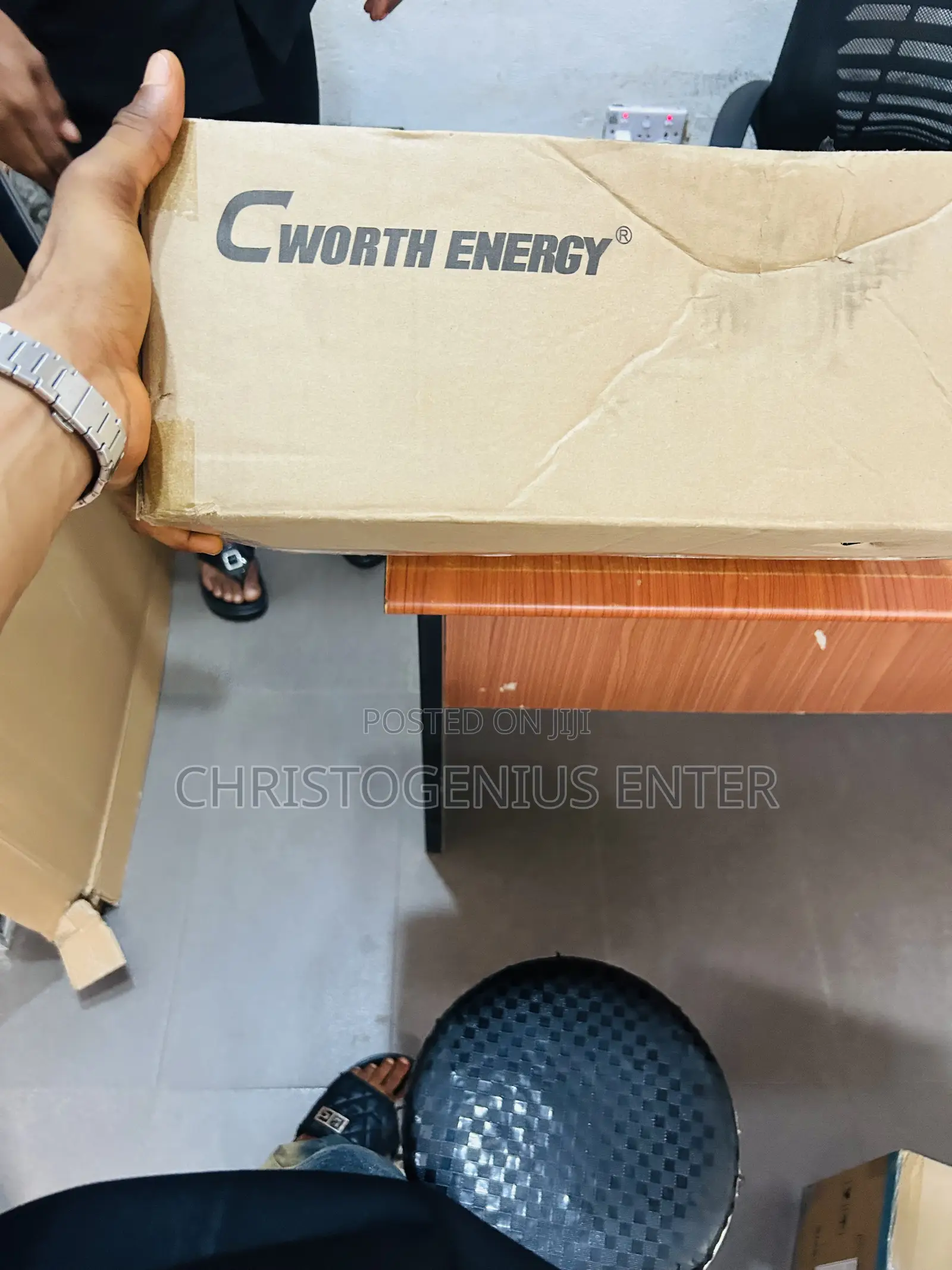 1.8kva Hybrid Inverter Cworth 12v
