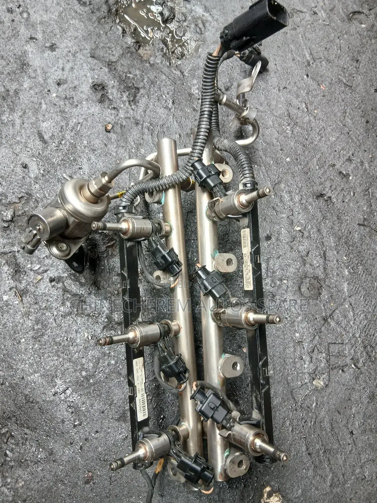 Chevrolet Camaro Inner Nozzle V6 or Acadia 3.6 With Fuel Pump
