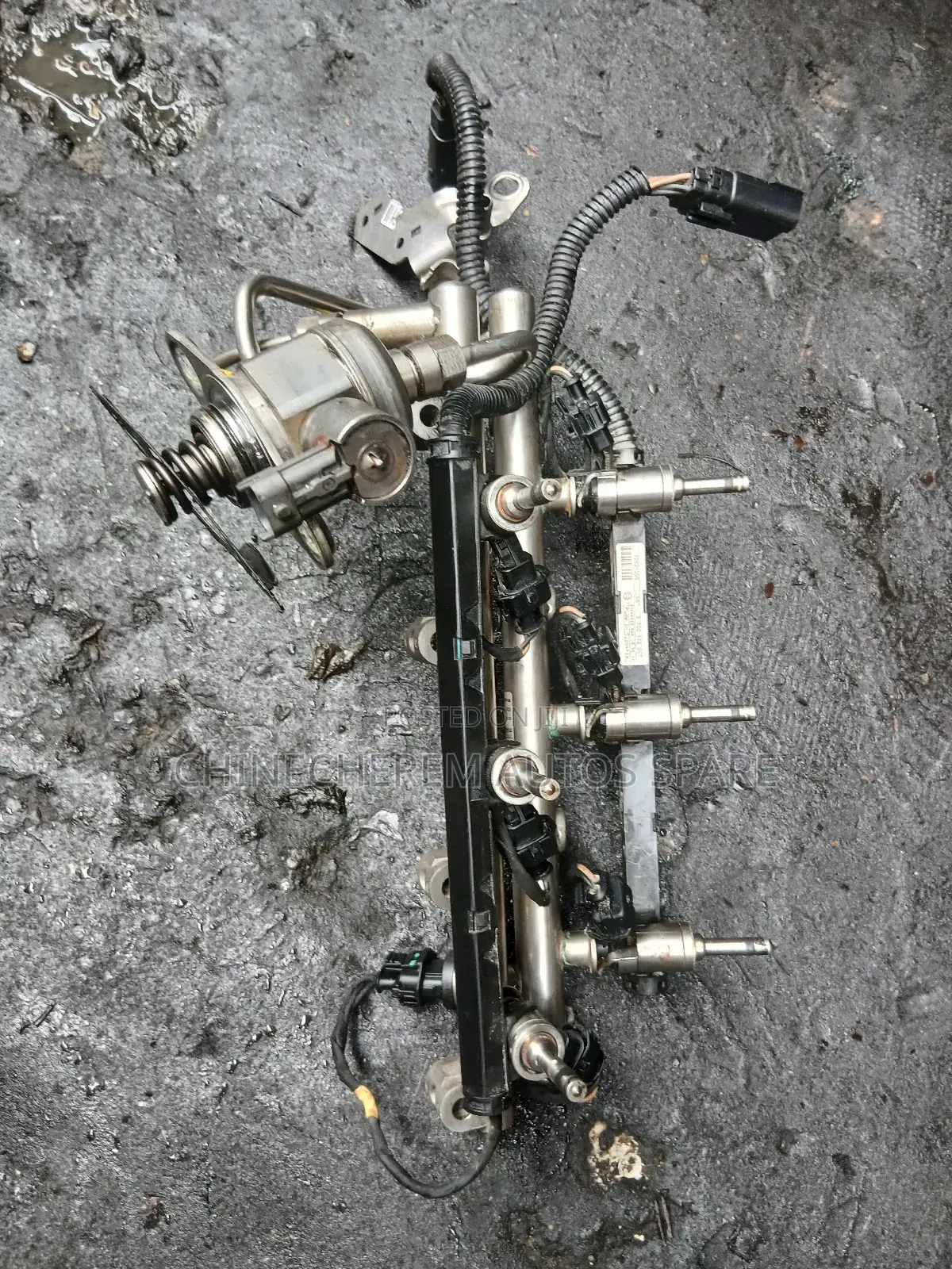Chevrolet Camaro Inner Nozzle V6 or Acadia 3.6 With Fuel Pump