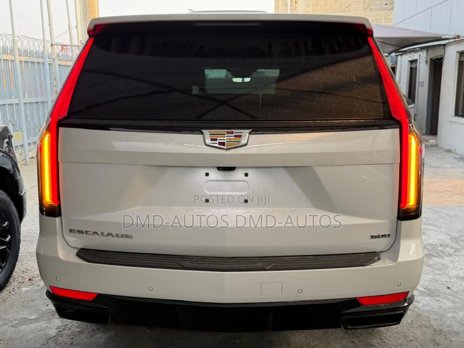 Cadillac Escalade 2022 White