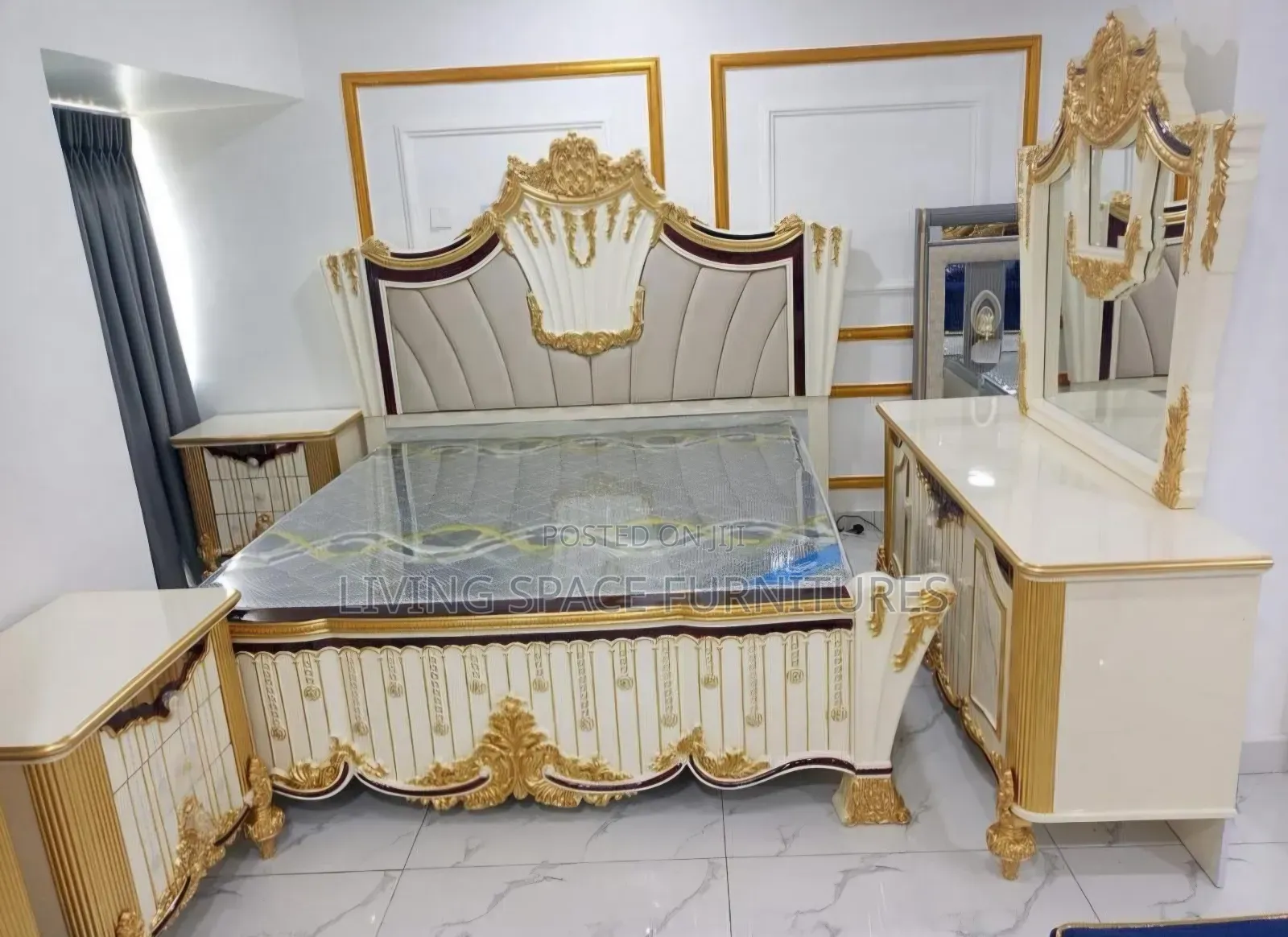 Vip Super King Size Bed Set With Make-Up Station