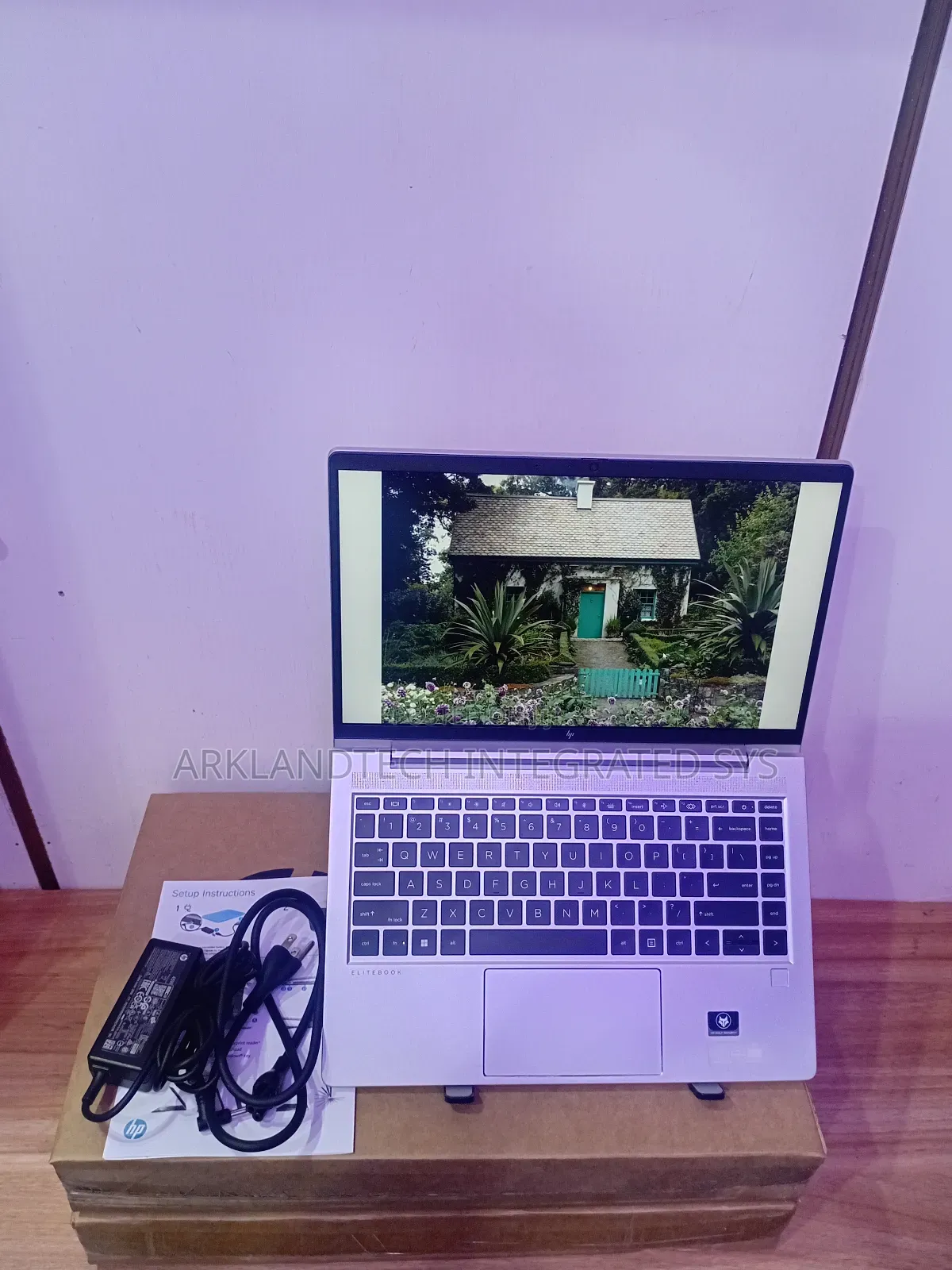 New Laptop HP ProBook 640 G8 16GB AMD Ryzen 5 SSD 512GB