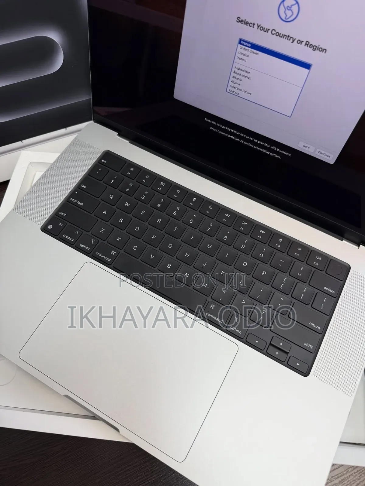 Laptop Apple MacBook Pro 2023 M3 18GB Apple M3 Pro SSD 512GB