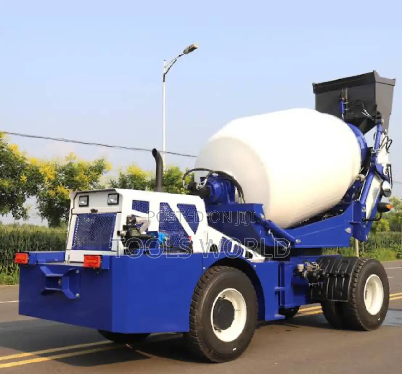 Powerful 4m3 Self-Loading Concrete Mixer Truck– Efficient and Reliable