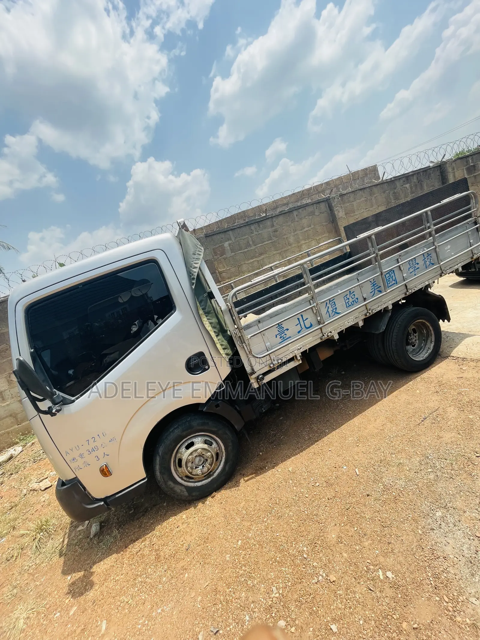2012 Very Clean Foreign Used Nissan Cabster