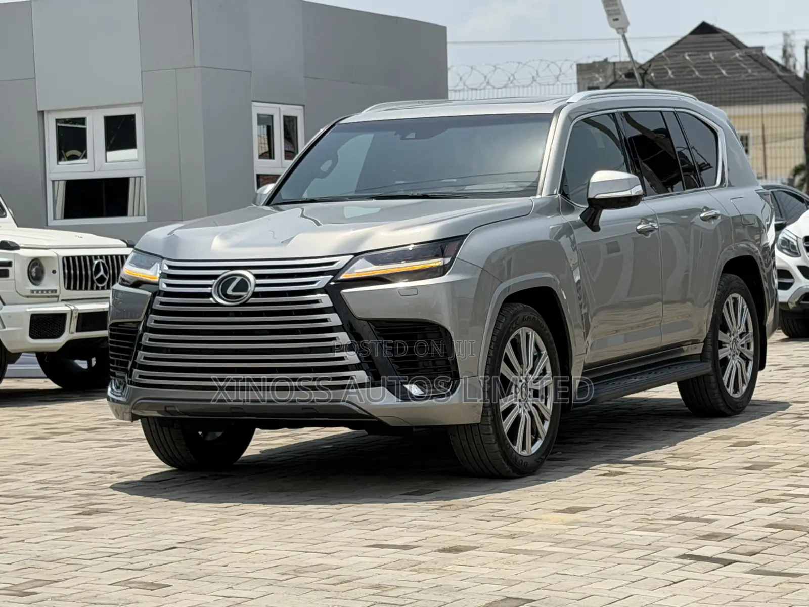Lexus LX 600 2023 Gold