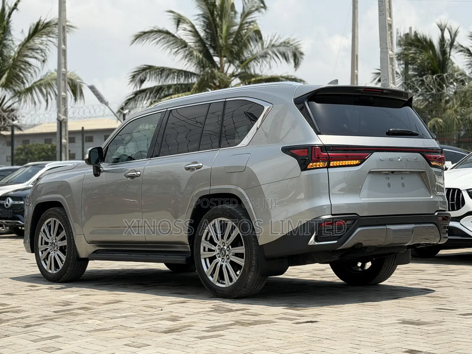 Lexus LX 600 2023 Gold