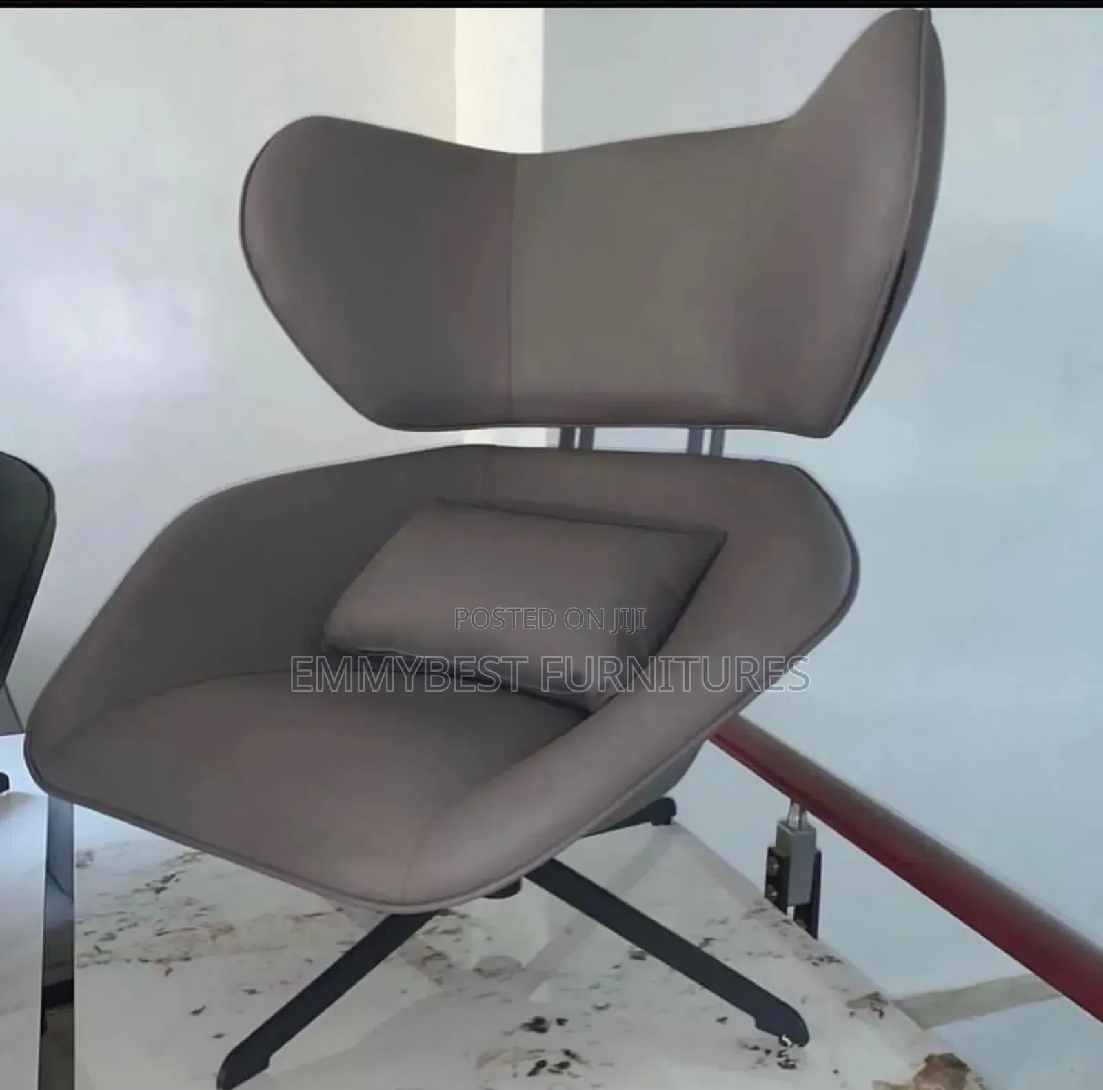 Relaxing Visitor Sofa Chair.