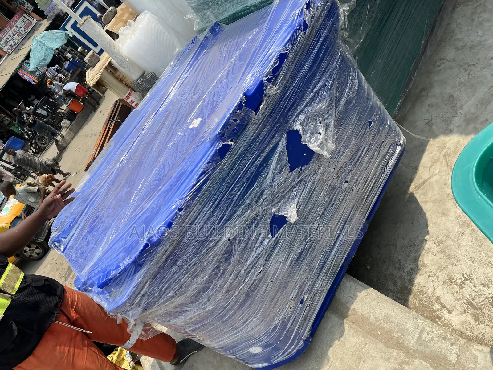 1100 Cooler Freezer 
