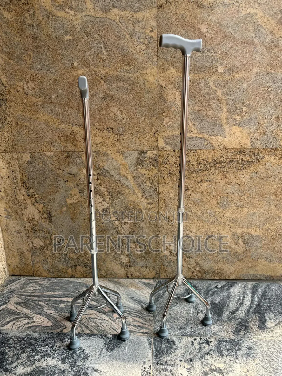 Quadripod Walking Stick 4legs
/ 3 Legs