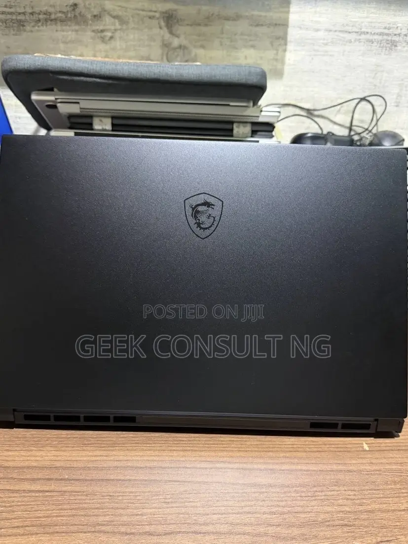 Laptop MSI GS66 Stealth 11UH 64GB Intel Core i9 SSD 1T