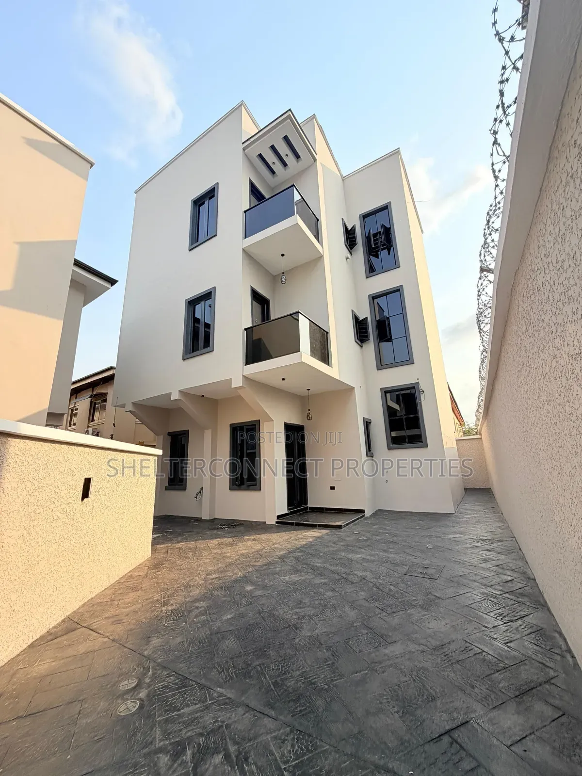 4bdrm Duplex in Ogba for sale