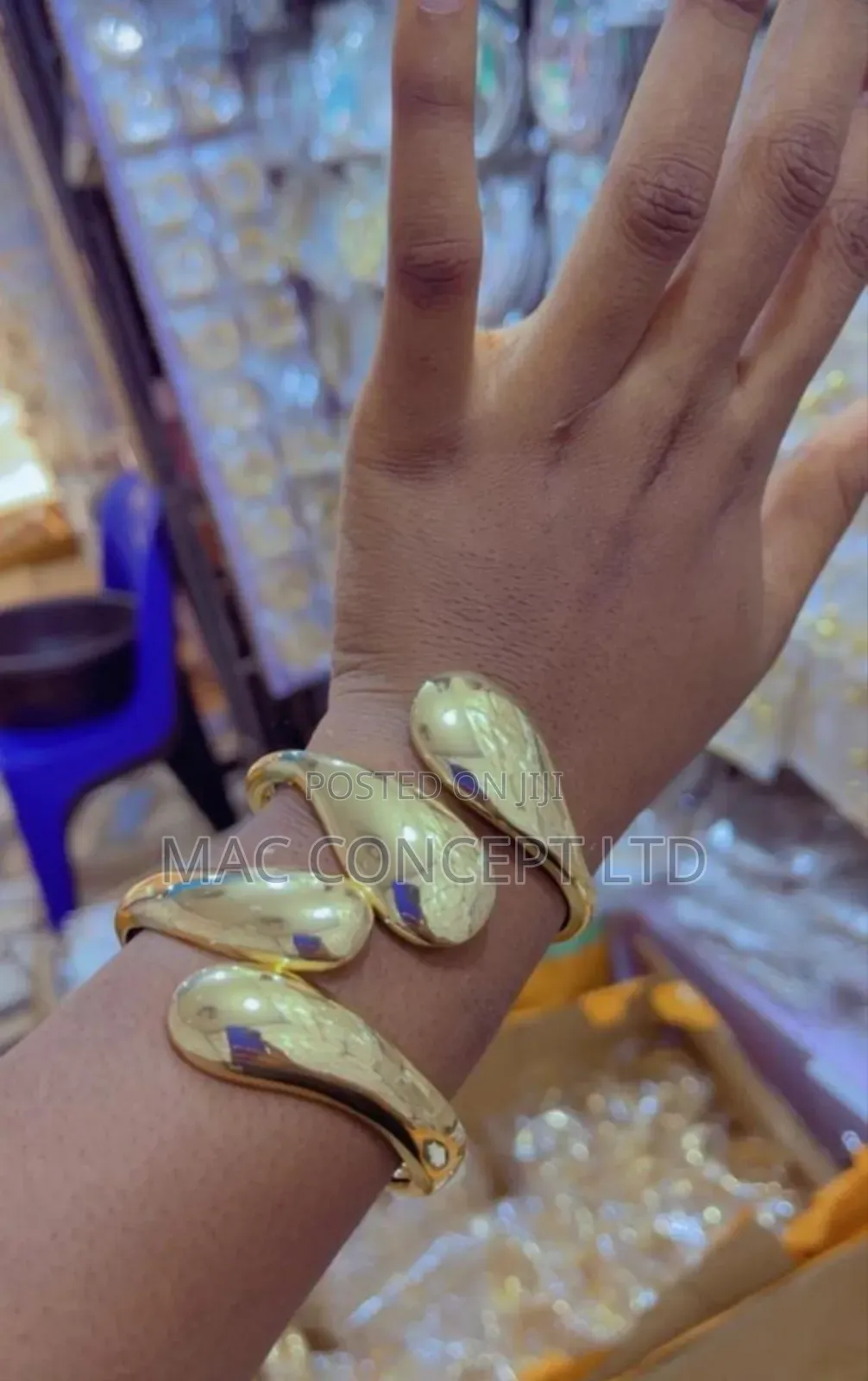 (Chunky Bangle)