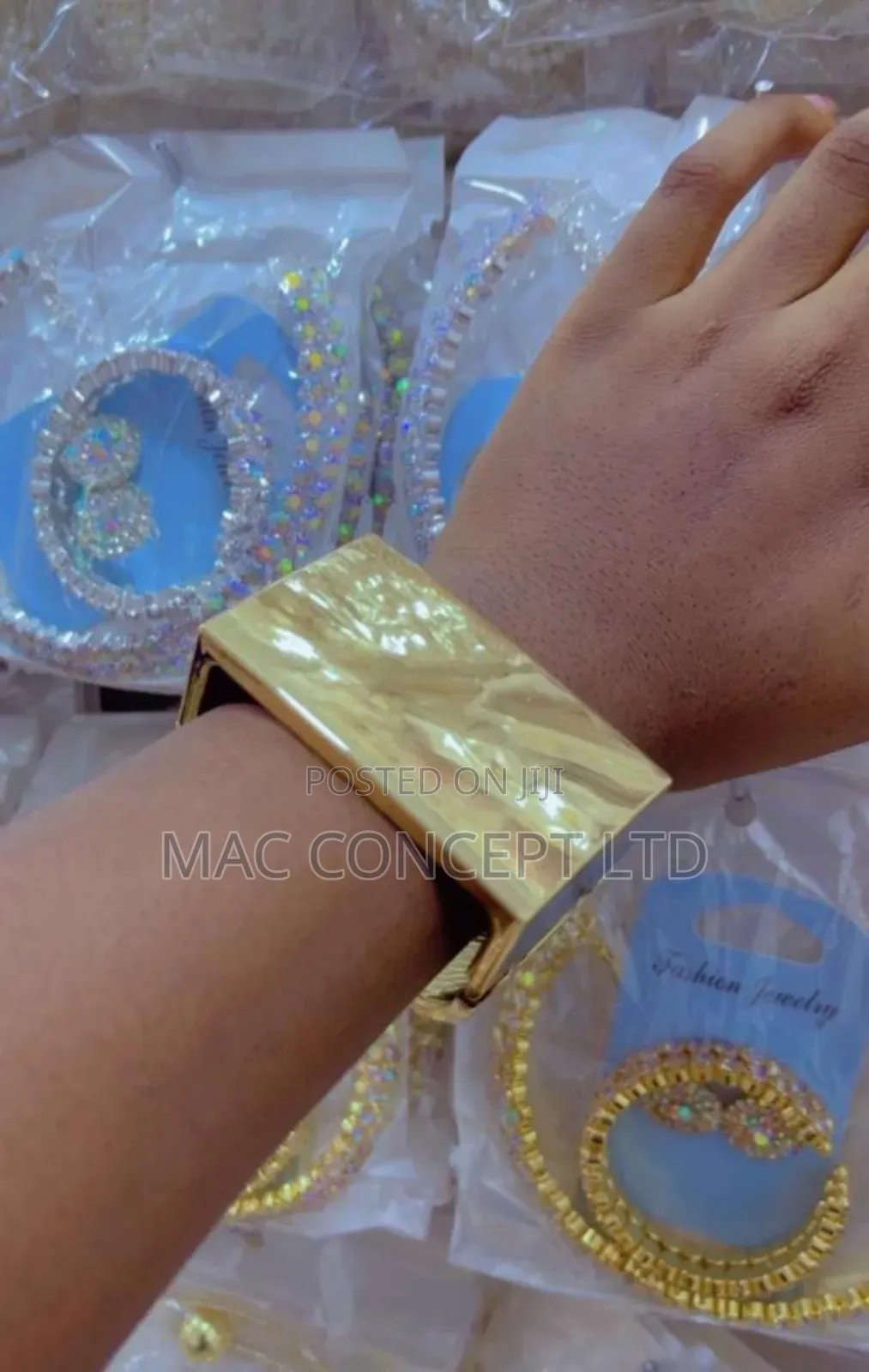 (Chunky Bangle)