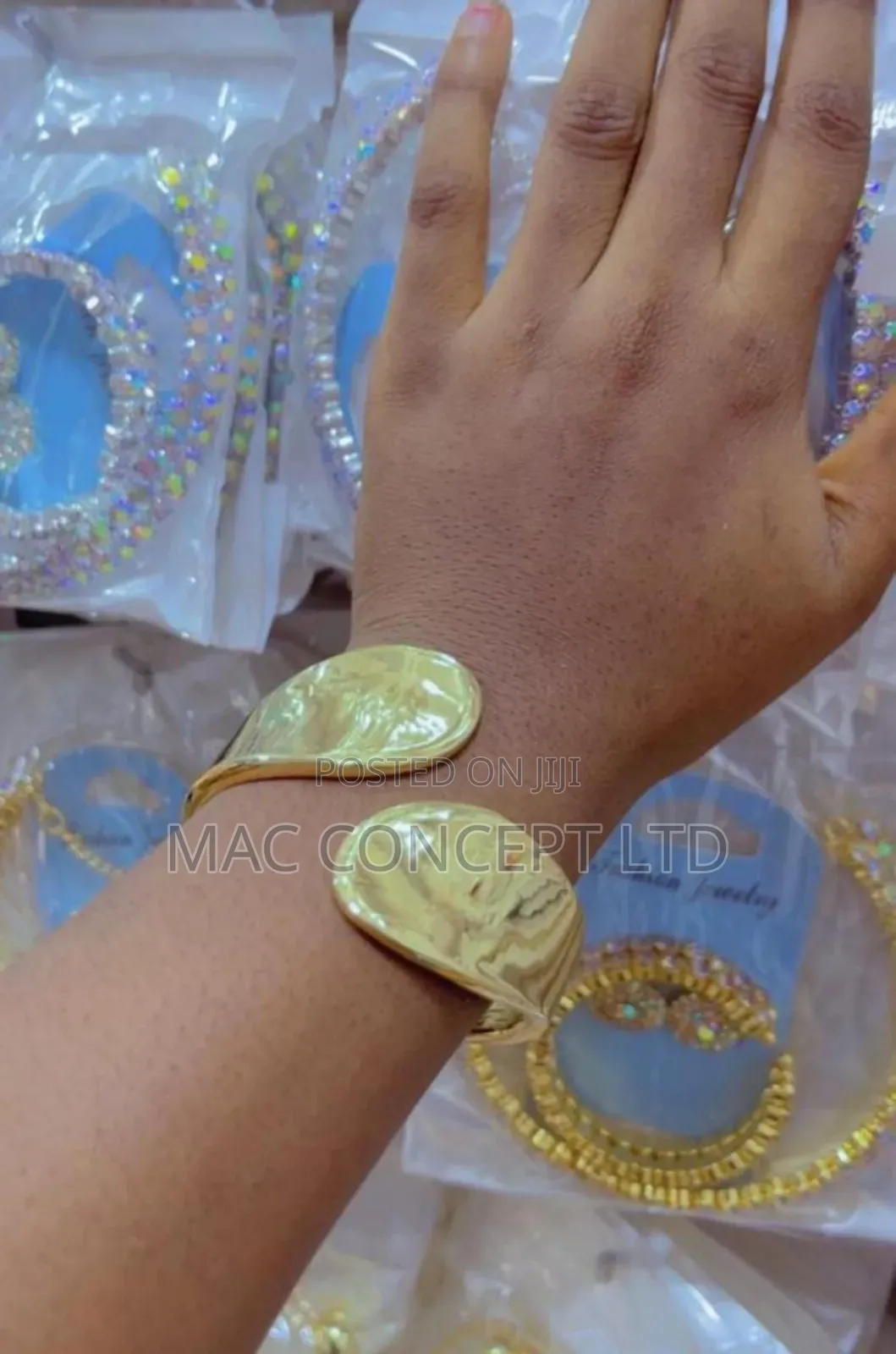 (Chunky Bangle)