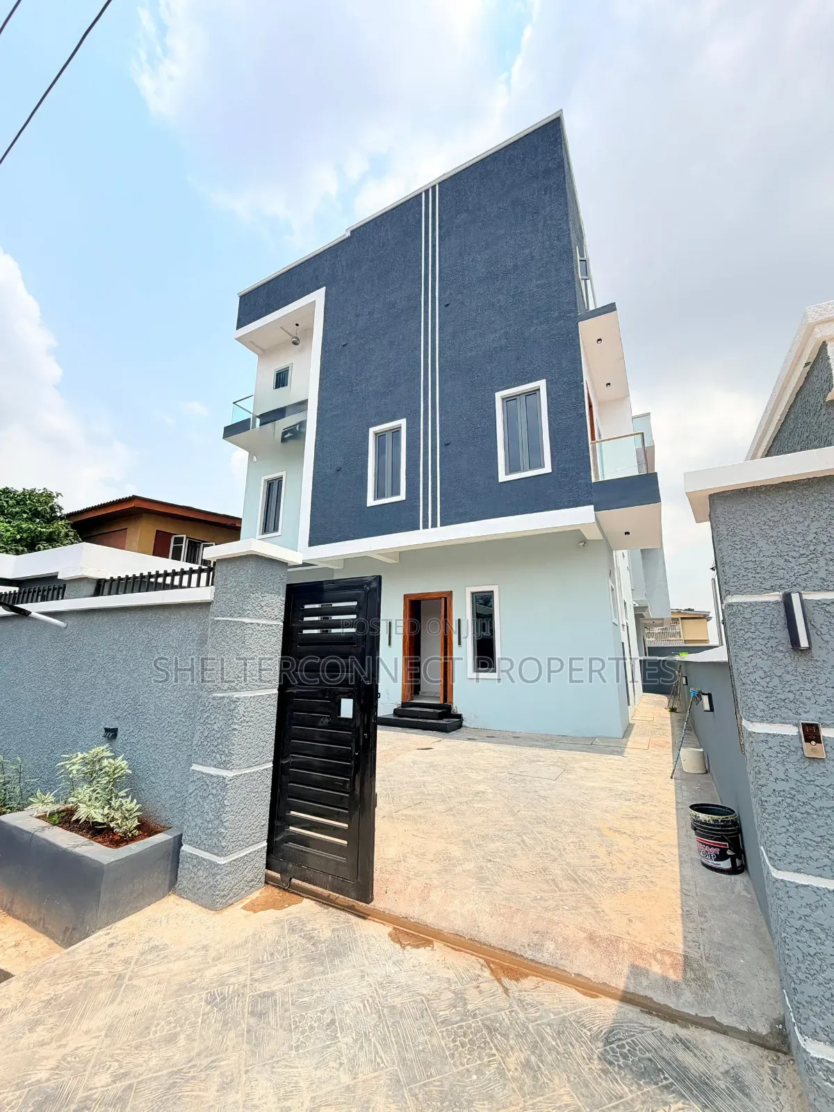 5bdrm Duplex in Adeniyi Jones for sale