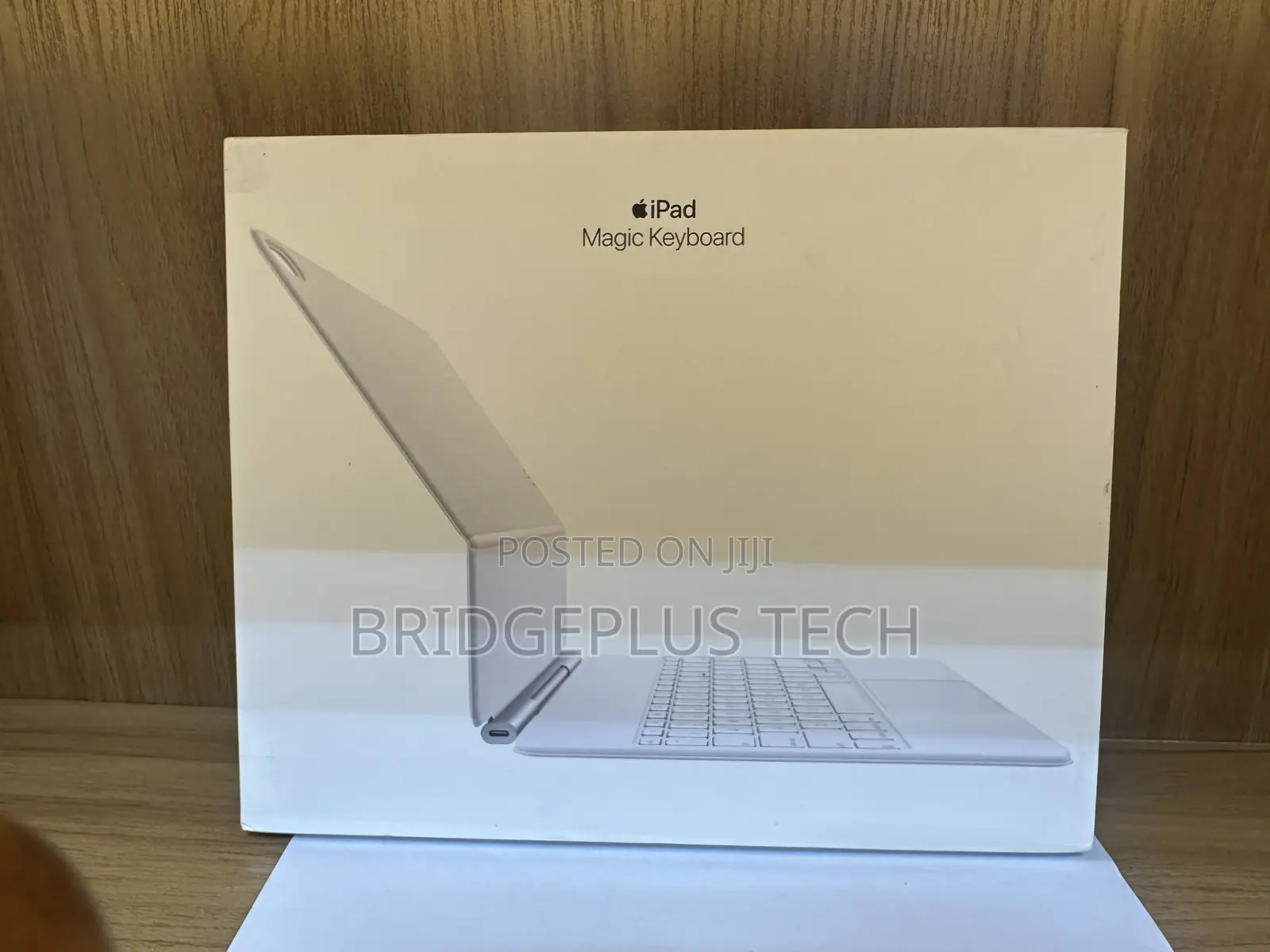 Apple Magic Keyboard for 13" iPad Air M2/M3/M4 (White) Mdfw4ll/A