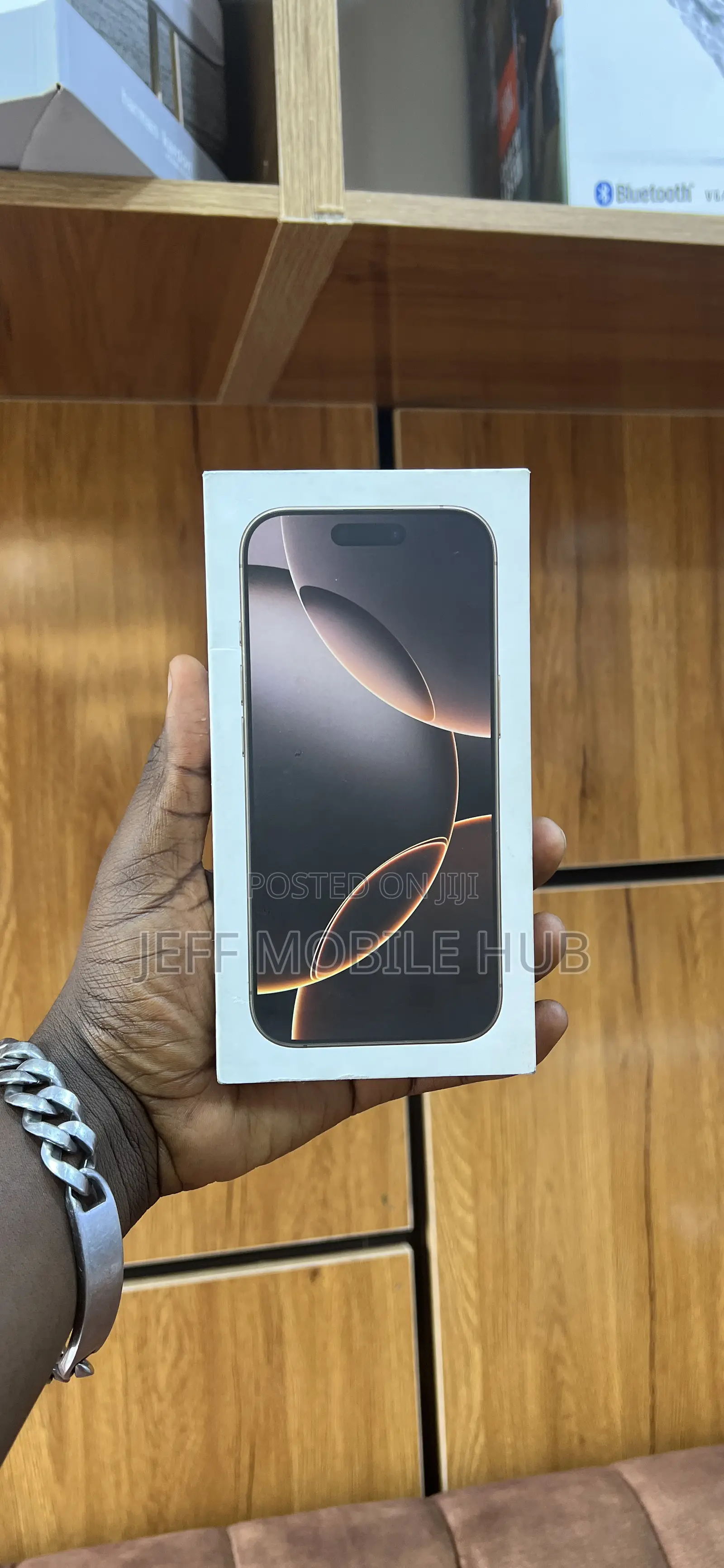 New Apple iPhone 16 Pro 256 GB Gold