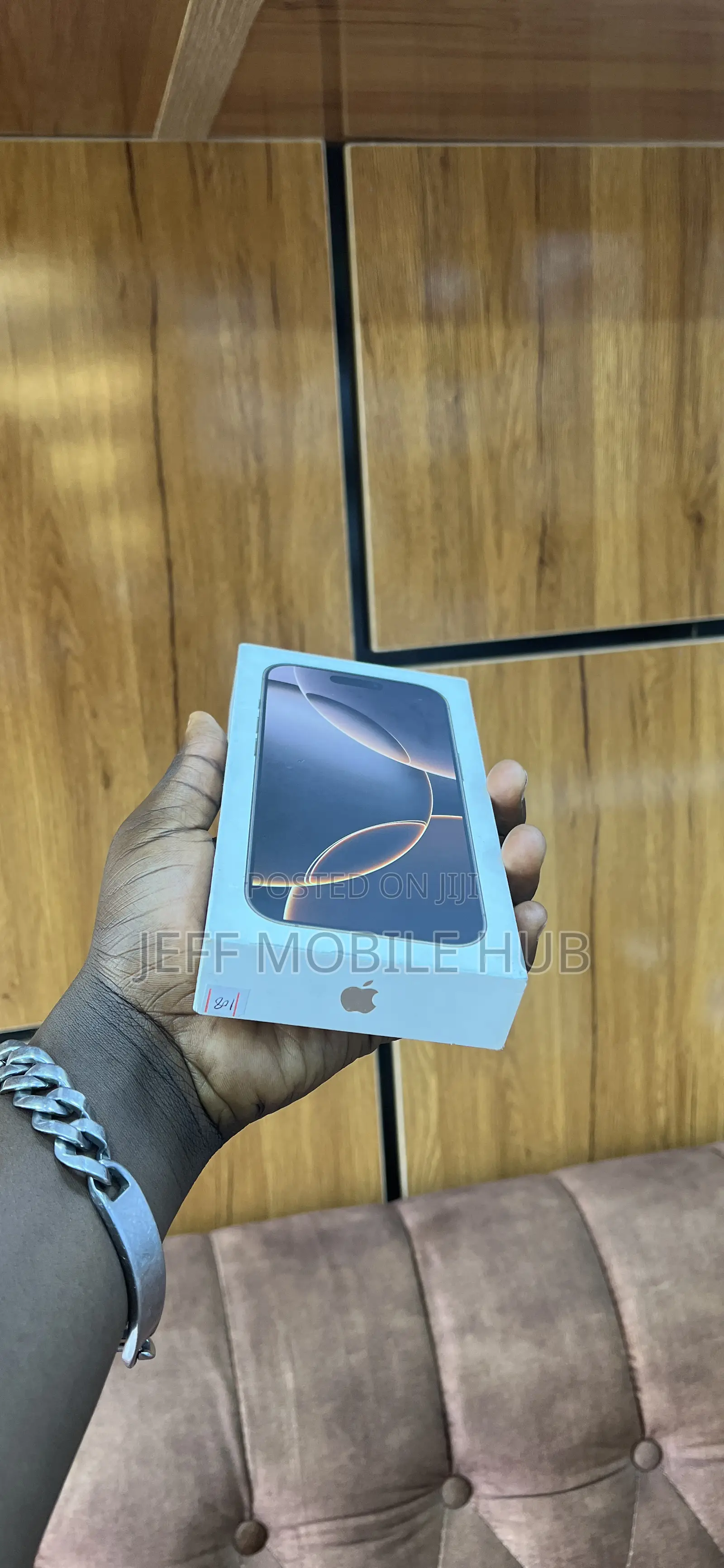 New Apple iPhone 16 Pro 256 GB Gold