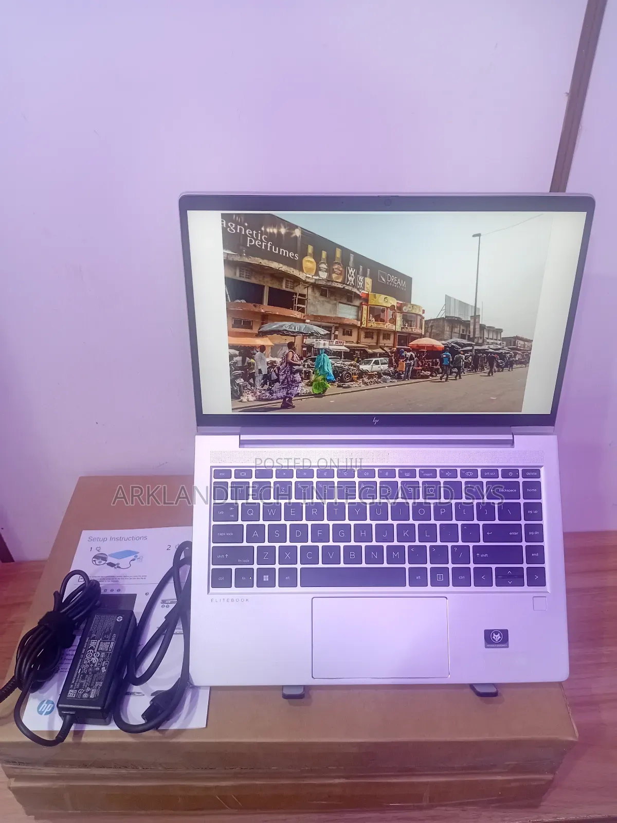 New Laptop HP 240 G8 16GB AMD Ryzen 5 SSD 512GB