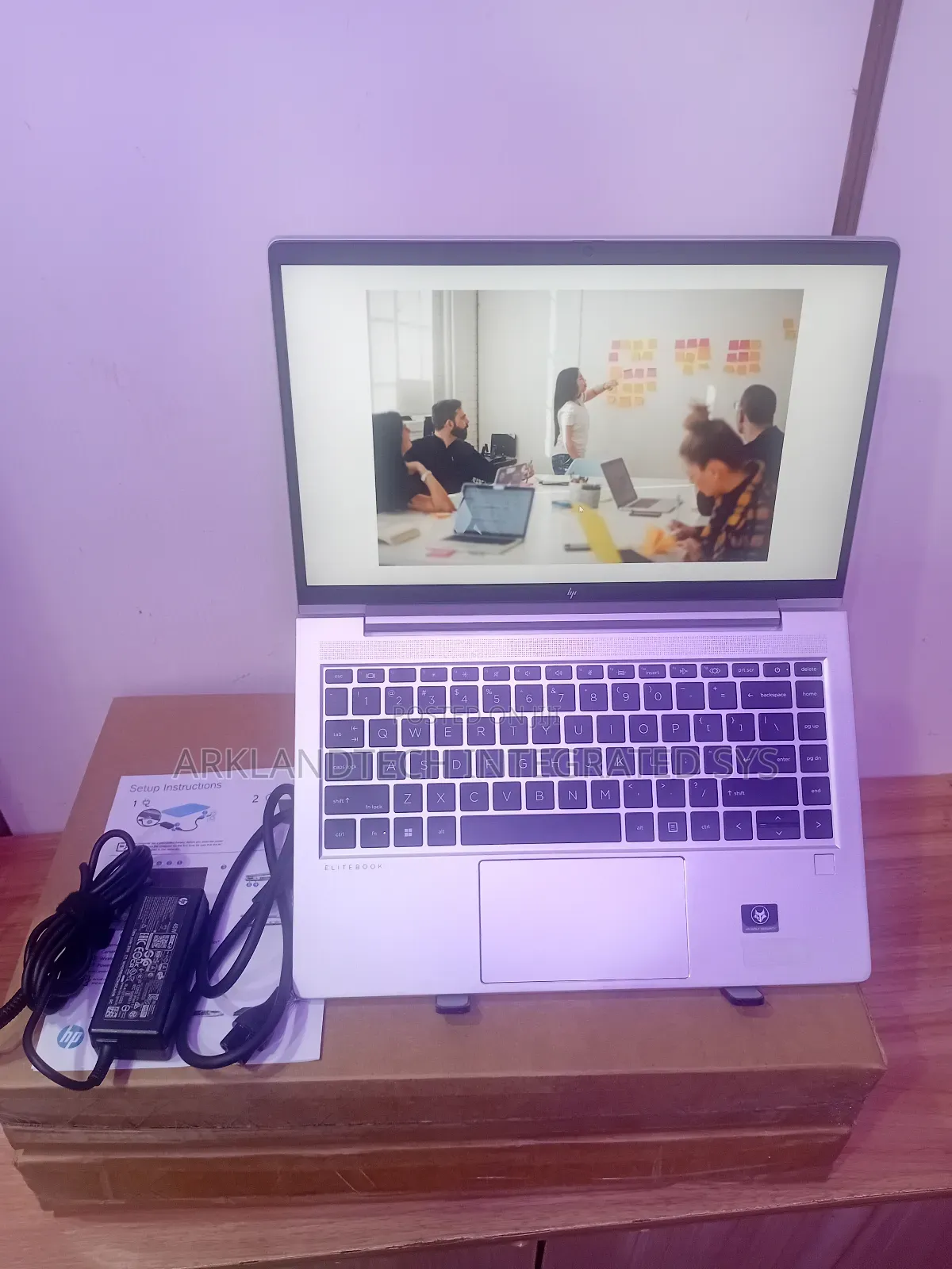 New Laptop HP 240 G8 16GB AMD Ryzen 5 SSD 512GB